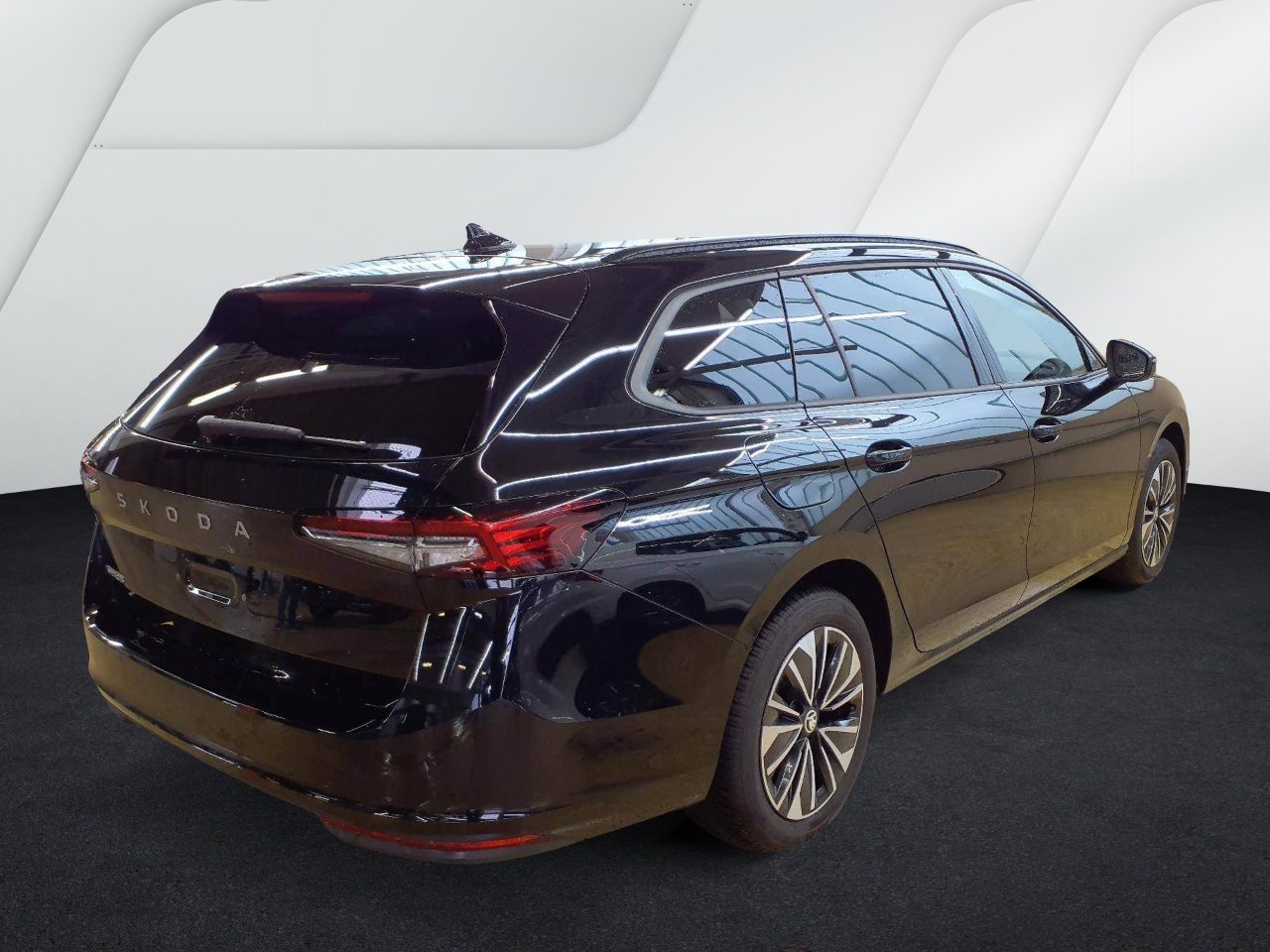 Skoda Superb Combi 1.5 eTSI DSG SELECTION NAVI KLIMA PDC SITZHZG