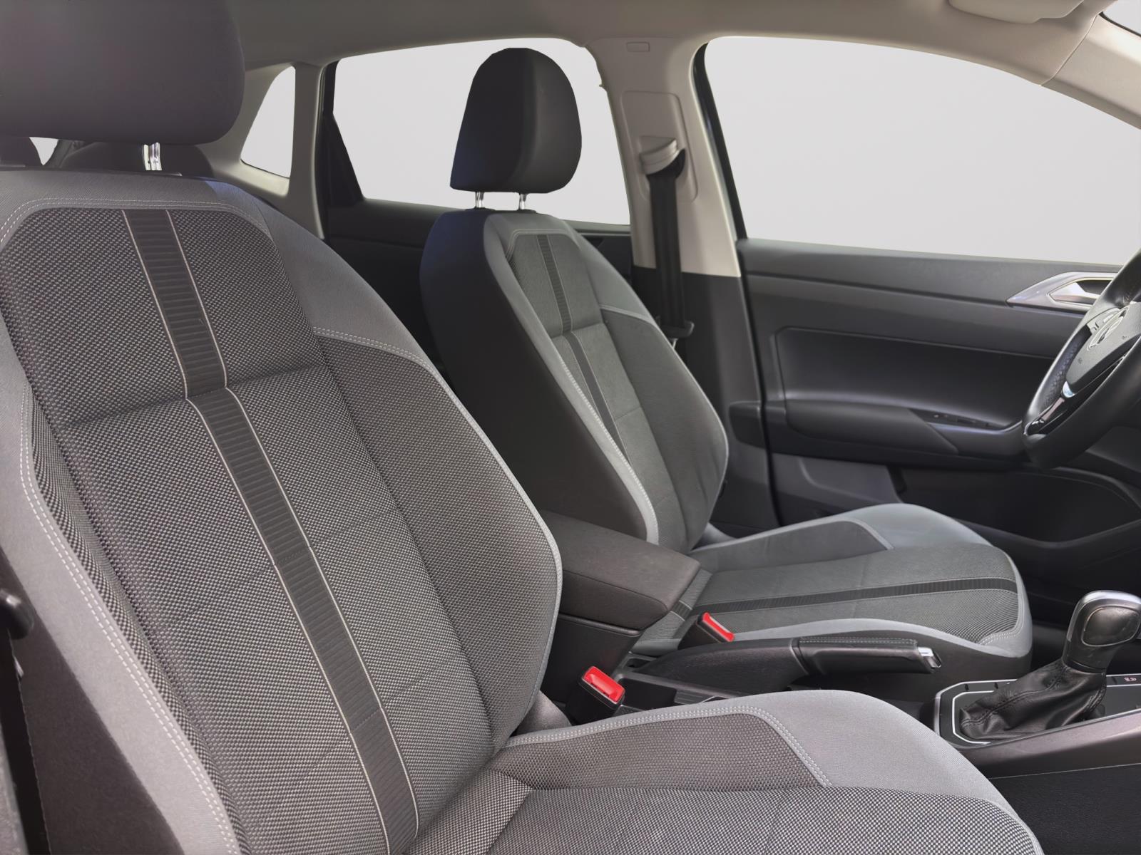 Volkswagen Polo 1.0 TSI DSG HIGHLINE NAVI KLIMA PDC SITZHZG