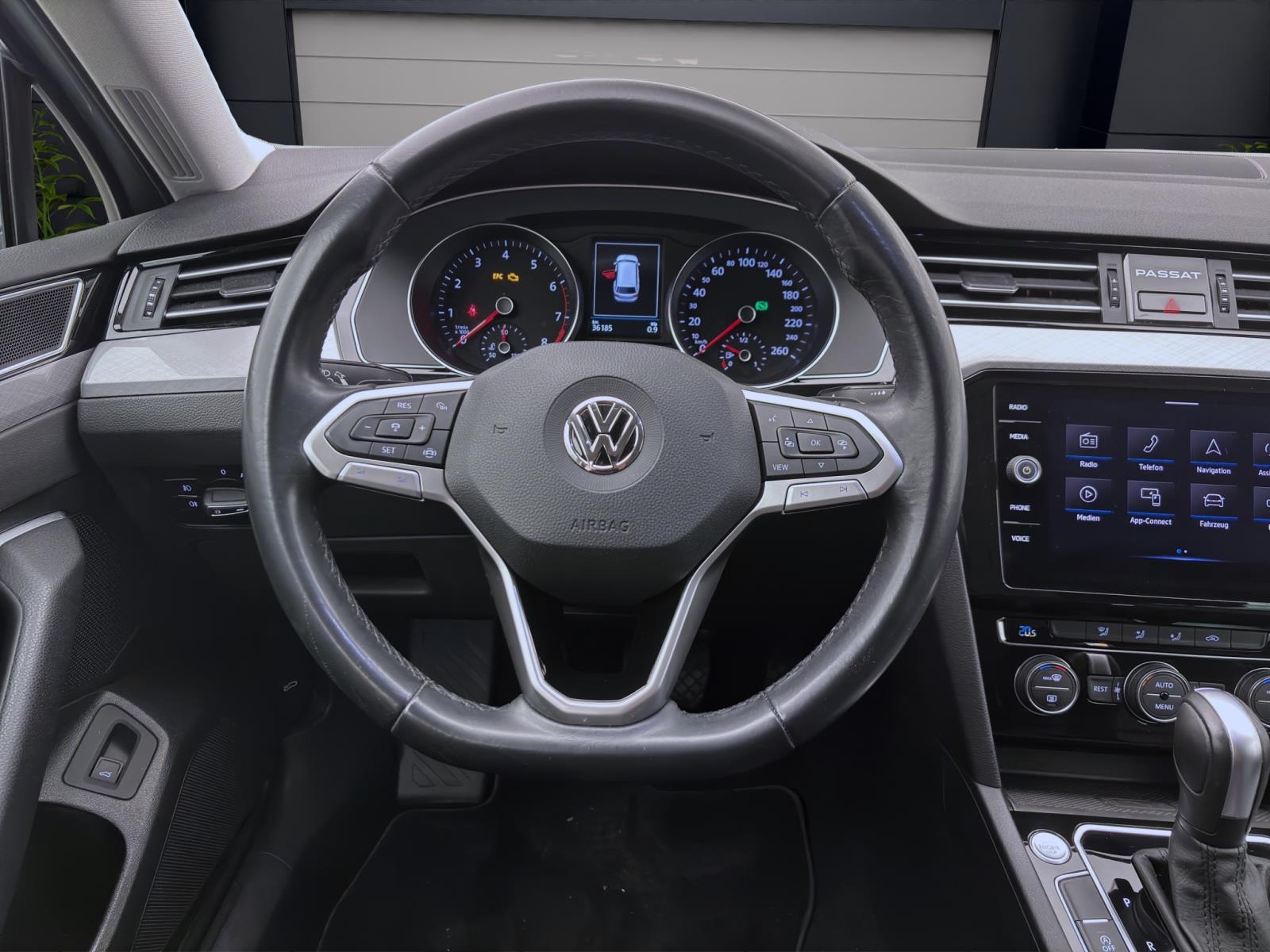 Volkswagen Passat Variant 1.5 TSI DSG BUSINESS ACC AHK LED NAVI
