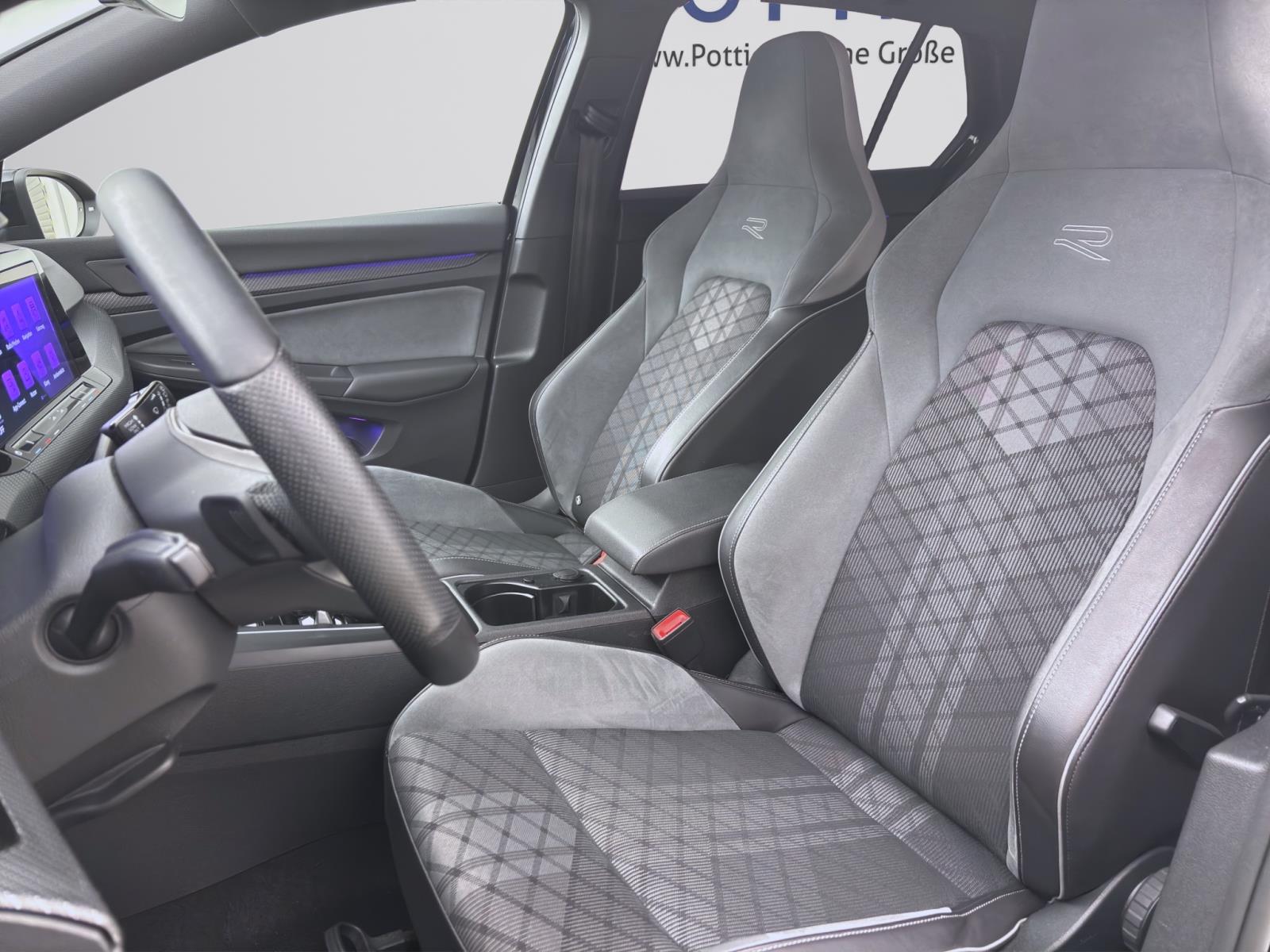 Volkswagen Golf 1.5 eTSI DSG R-LINE ACC LED SITZHZG KLIMA
