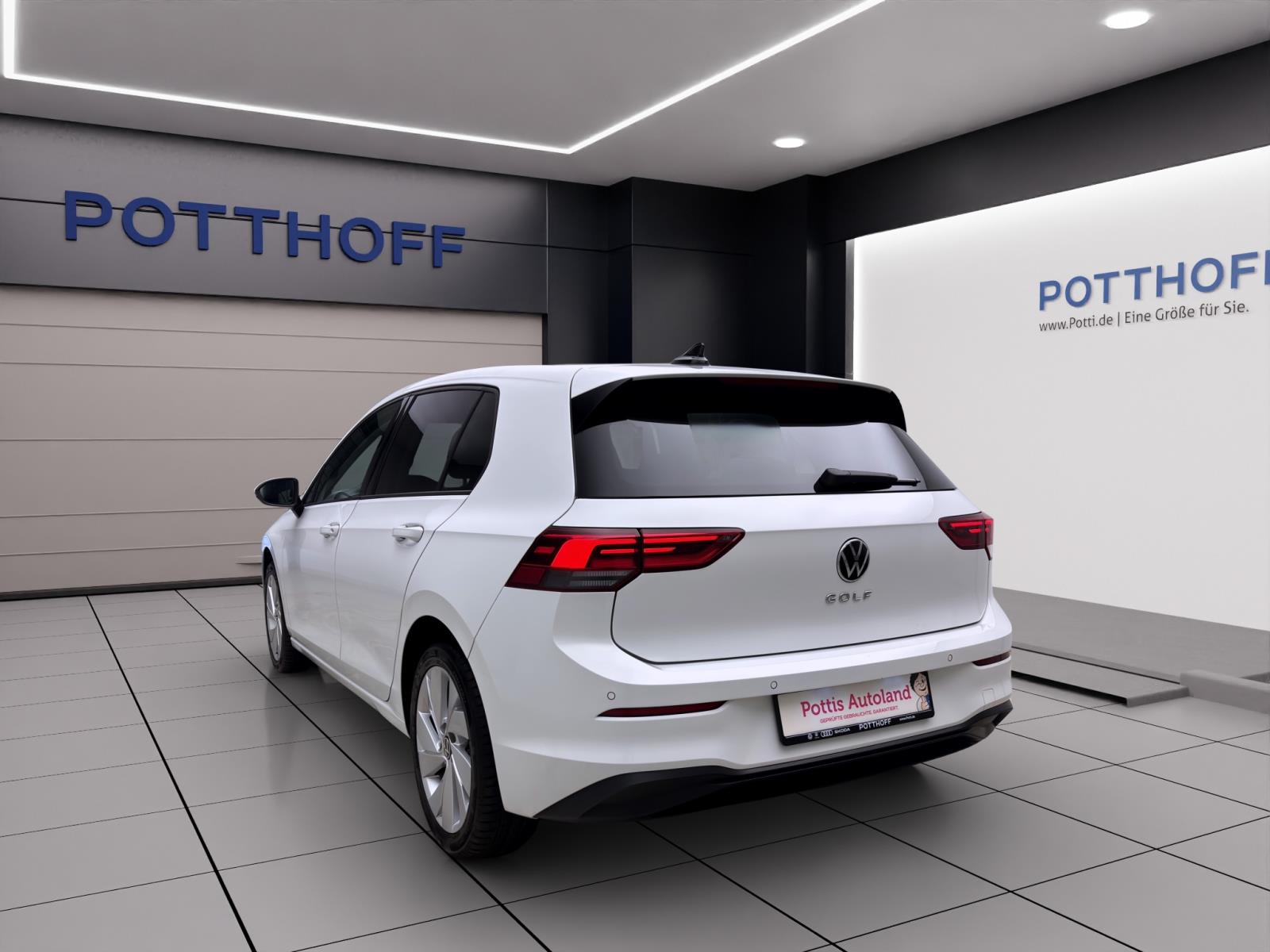 Volkswagen Golf 2.0 TDI LIFE STDHZG NAVI AHK PANO