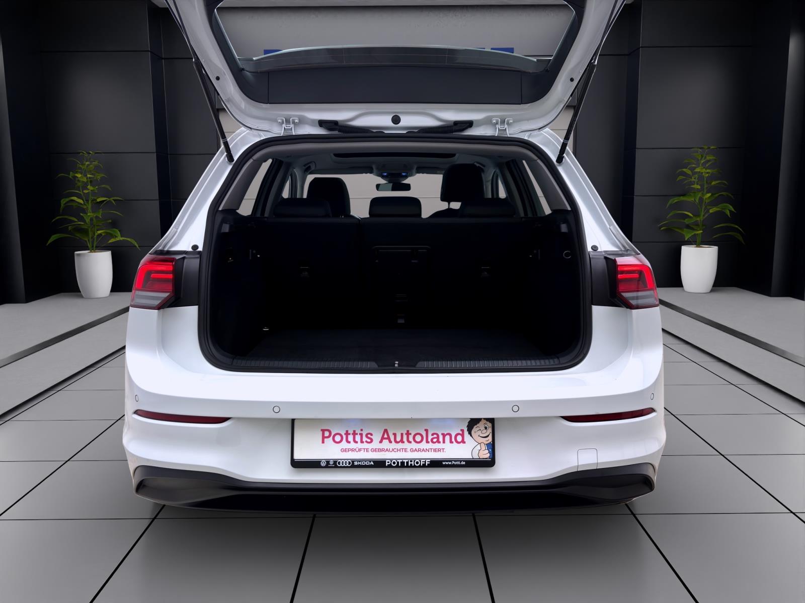 Volkswagen Golf 2.0 TDI LIFE STDHZG NAVI AHK PANO