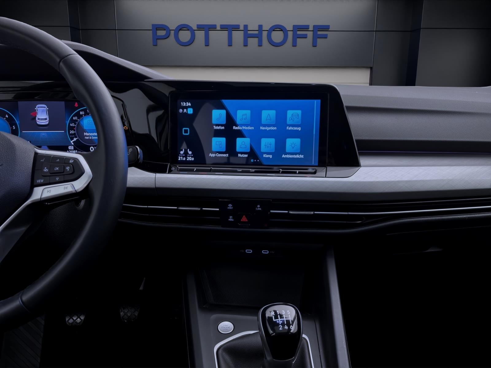 Volkswagen Golf 2.0 TDI LIFE STDHZG NAVI AHK PANO