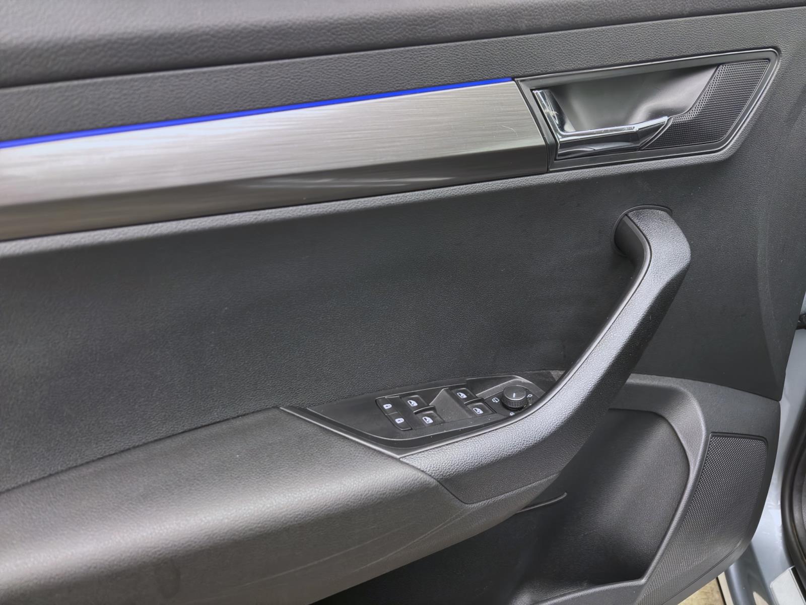 Skoda Karoq 1.0 TSI CLEVER KAMERA PDC SITZHZG KLIMA