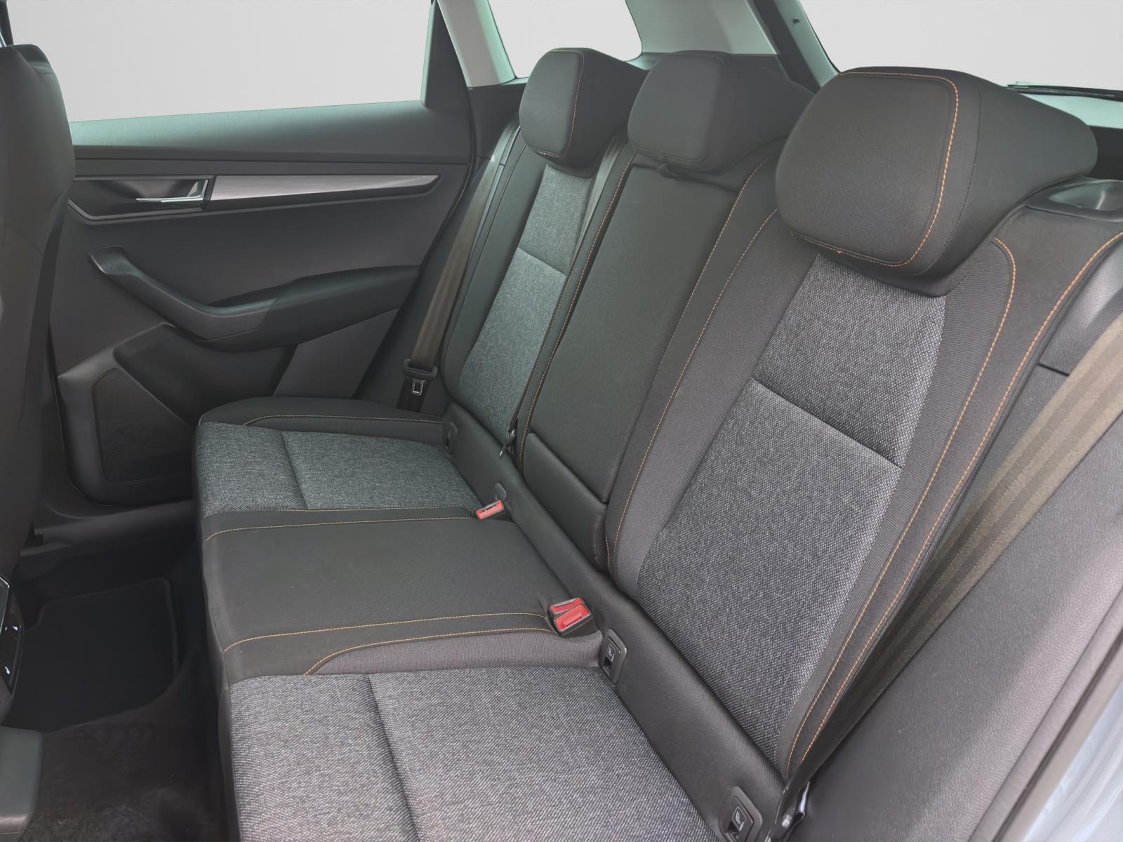 Skoda Karoq 1.0 TSI CLEVER KAMERA PDC SITZHZG KLIMA