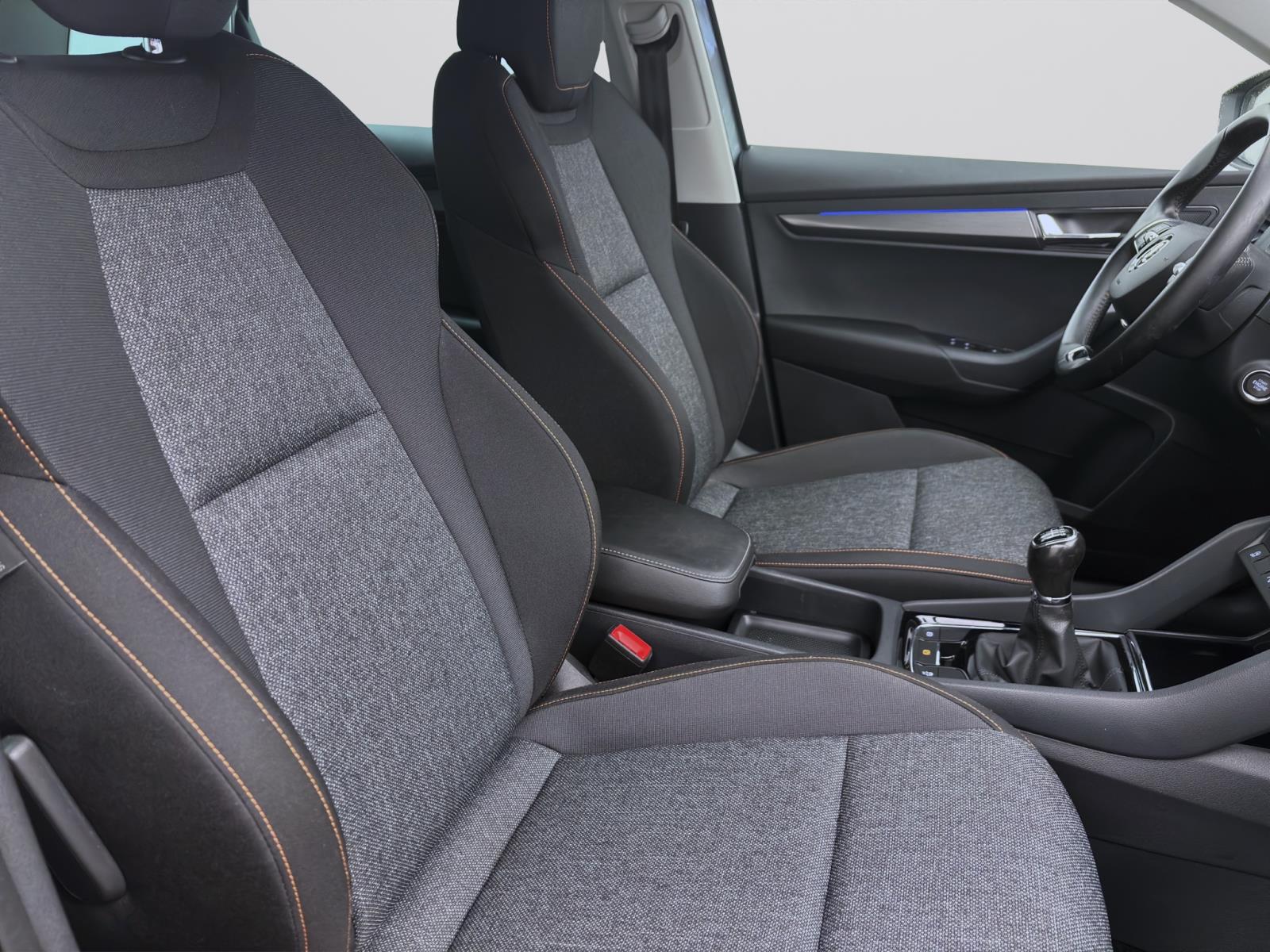 Skoda Karoq 1.0 TSI CLEVER KAMERA PDC SITZHZG KLIMA