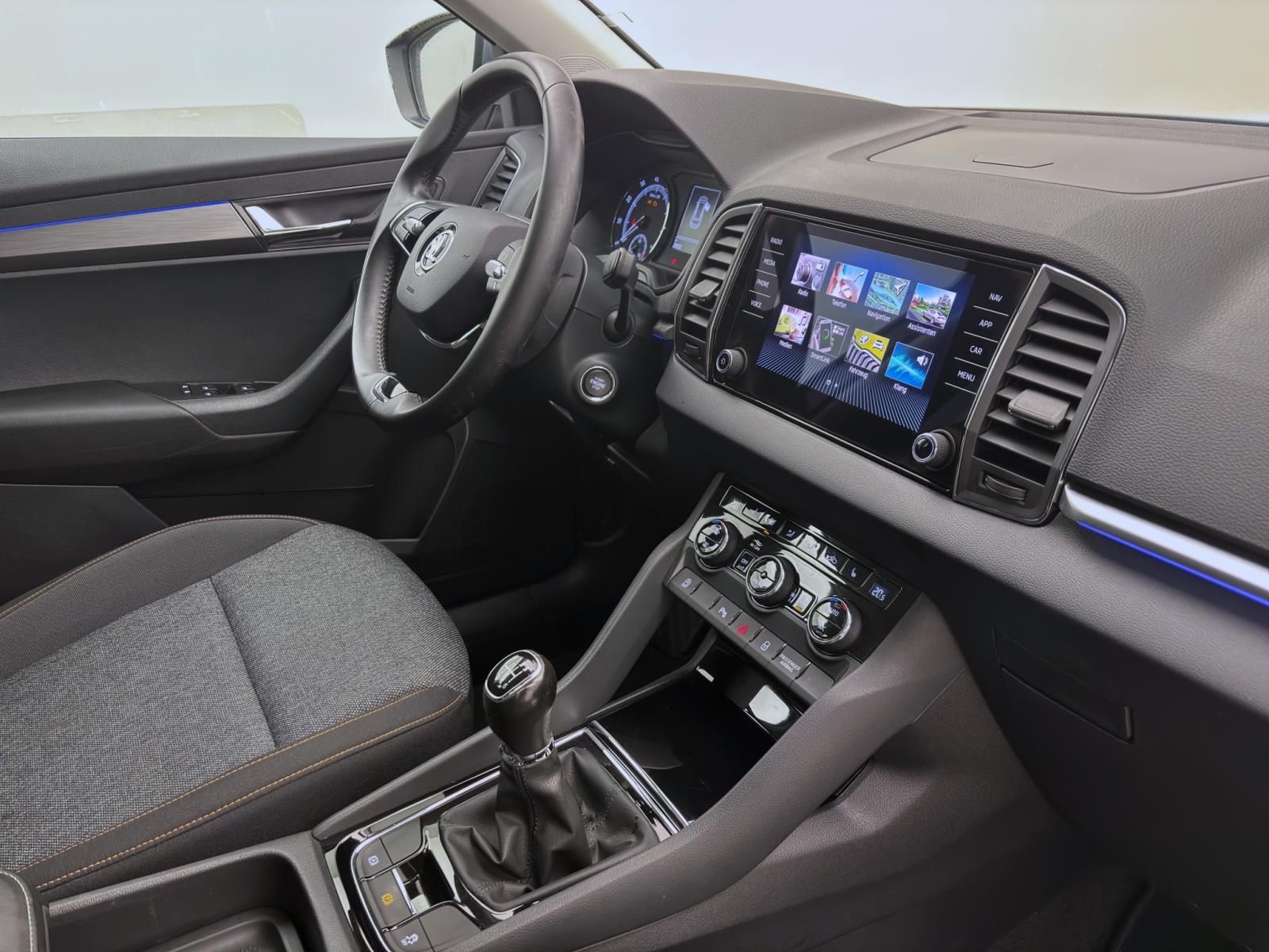 Skoda Karoq 1.0 TSI CLEVER KAMERA PDC SITZHZG KLIMA