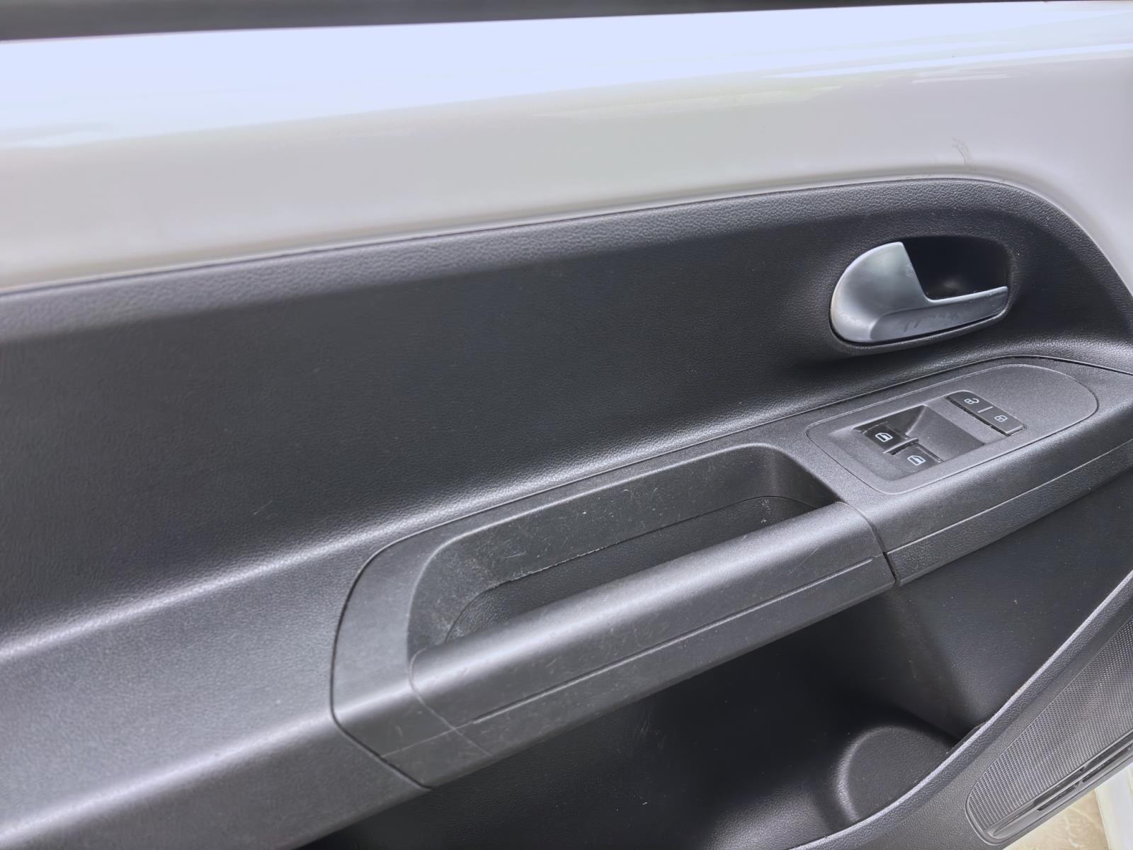 Volkswagen up! 1.0 MOVE UP! KLIMA MAPS+MORE eFENSTER