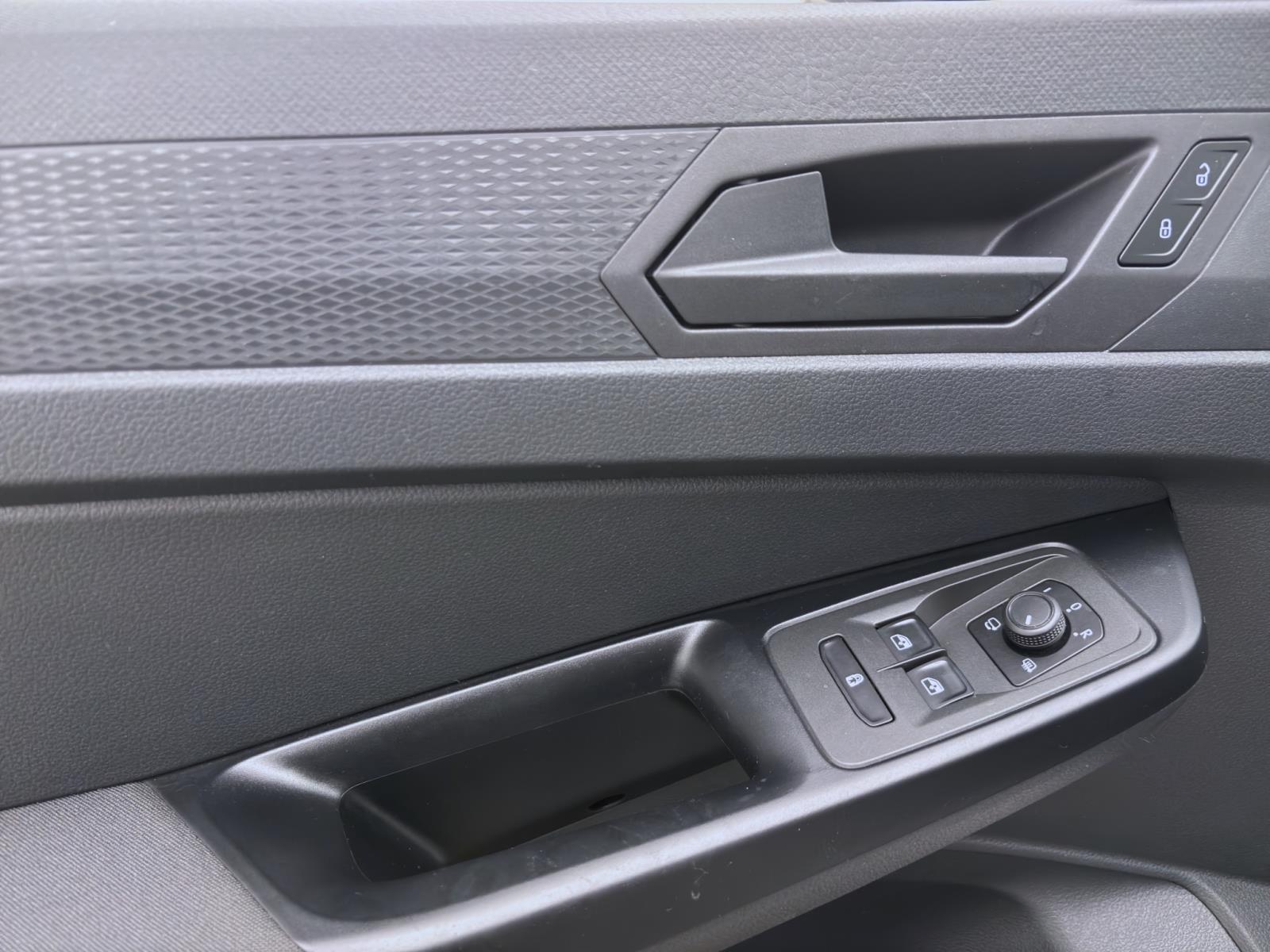 Volkswagen Caddy Maxi 2.0 TDI DSG 7-Sitzer NAVI KLIMA