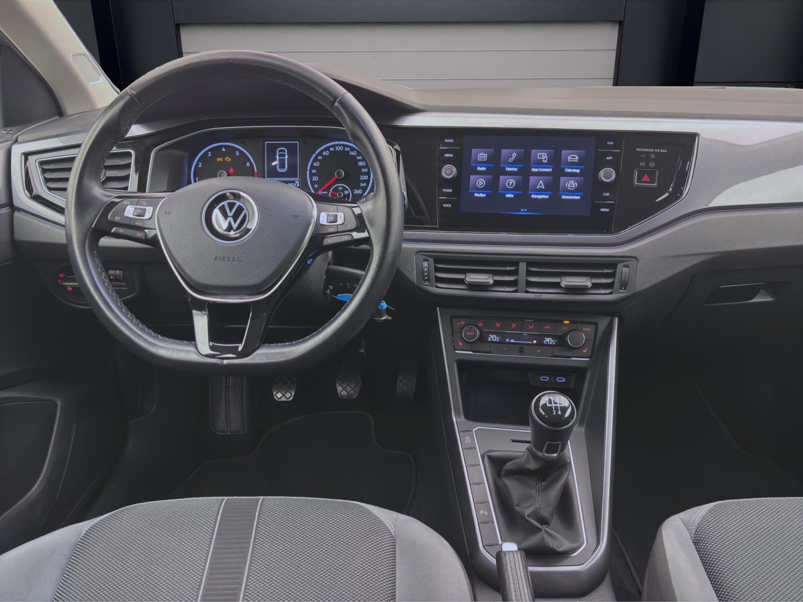 Volkswagen Polo 1.0 TSI HIGHLINE NAVI ACC SITZHZG PDC