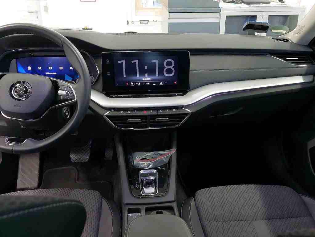 Skoda Octavia Combi 2.0 TDI DSG STYLE NAVI PDC KLIMA LED