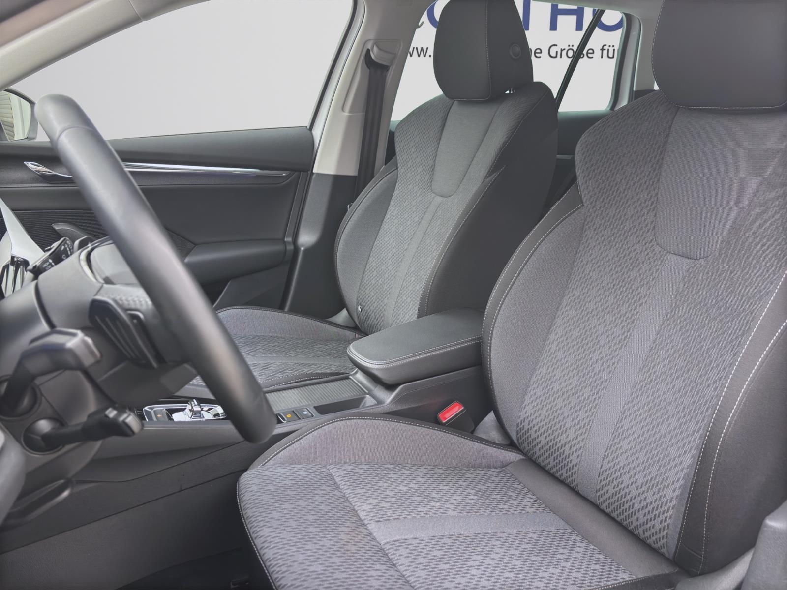 Skoda Octavia Combi 2.0 TDI DSG STYLE NAVI PDC KLIMA LED