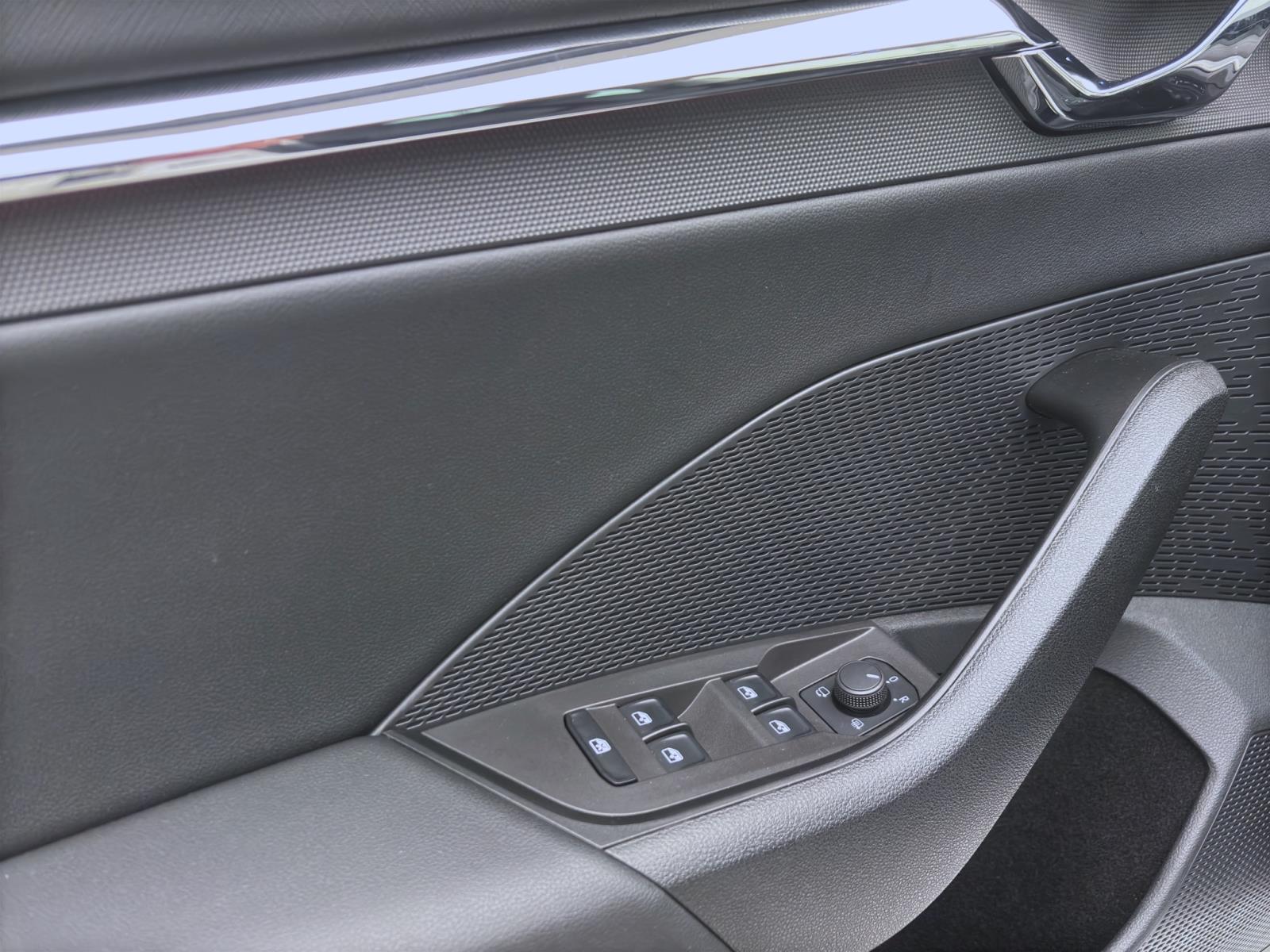 Skoda Octavia Combi 2.0 TDI DSG STYLE NAVI PDC KLIMA LED