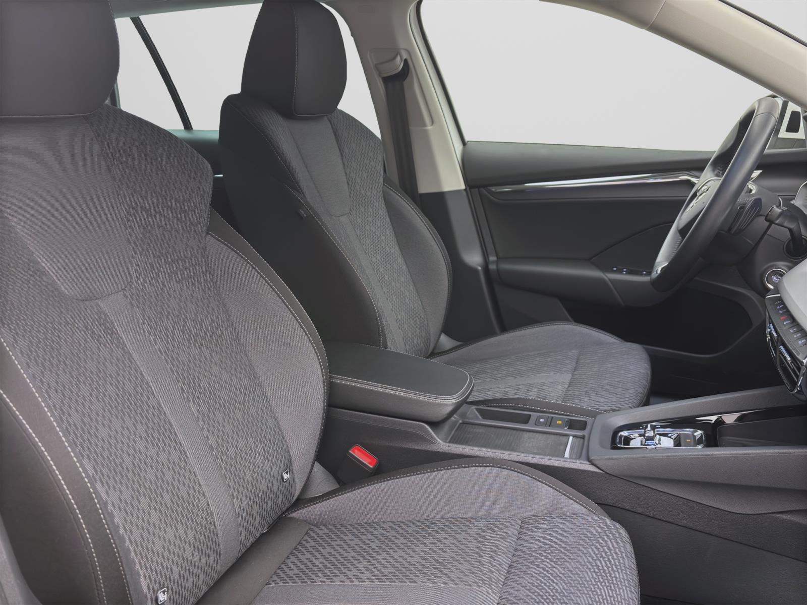 Skoda Octavia Combi 2.0 TDI DSG STYLE NAVI PDC KLIMA LED