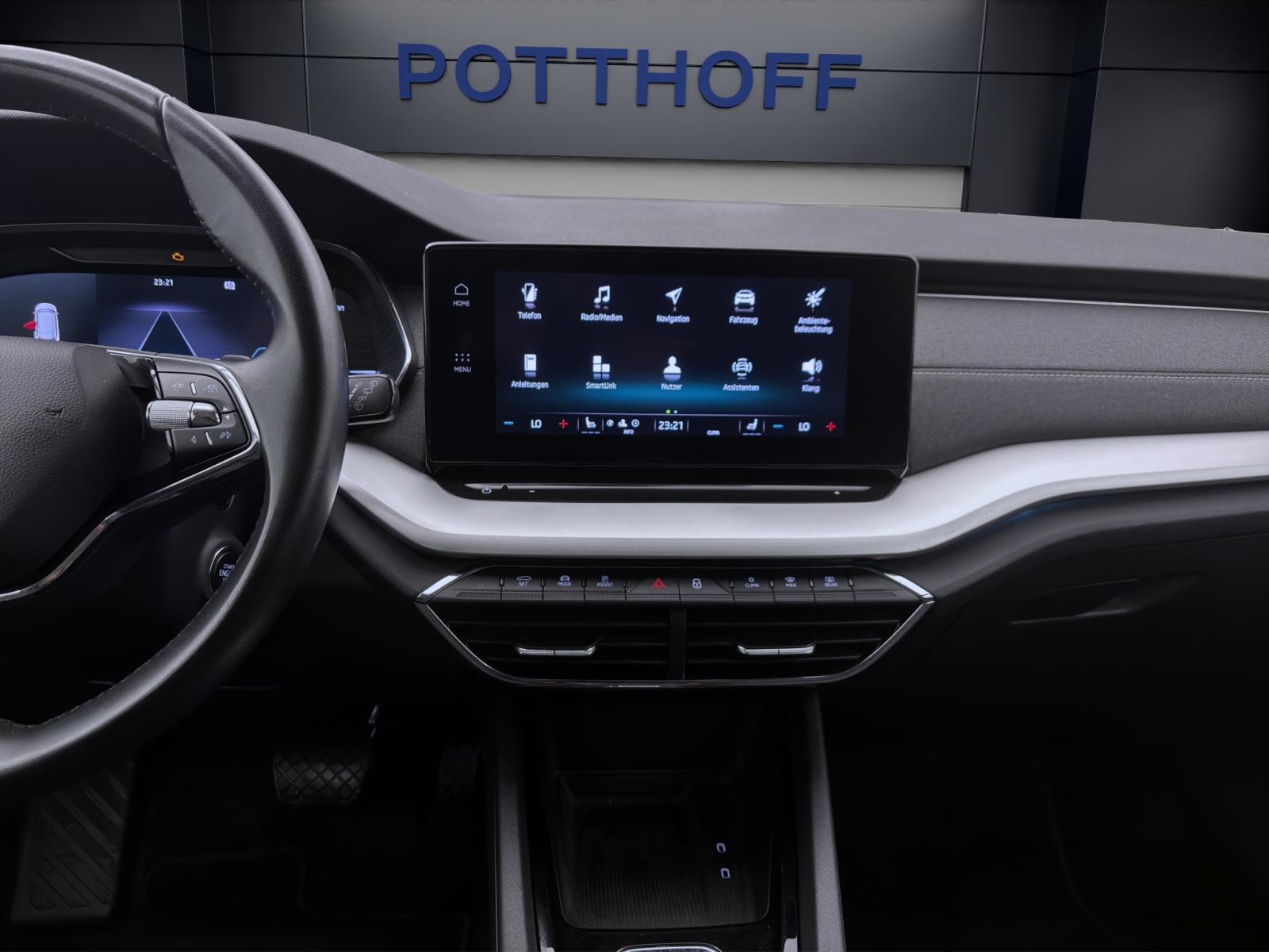 Skoda Octavia Combi 2.0 TDI DSG STYLE NAVI AHK PDC SITZHZG