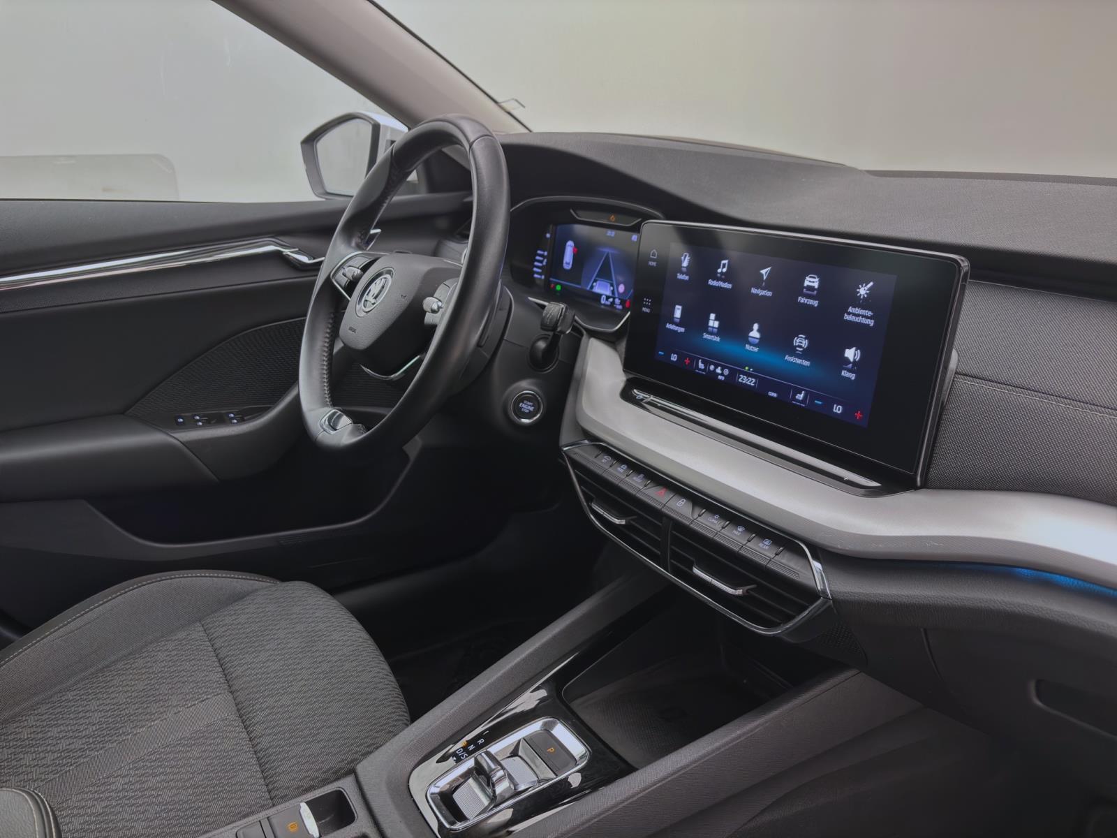 Skoda Octavia Combi 2.0 TDI DSG STYLE NAVI AHK PDC SITZHZG