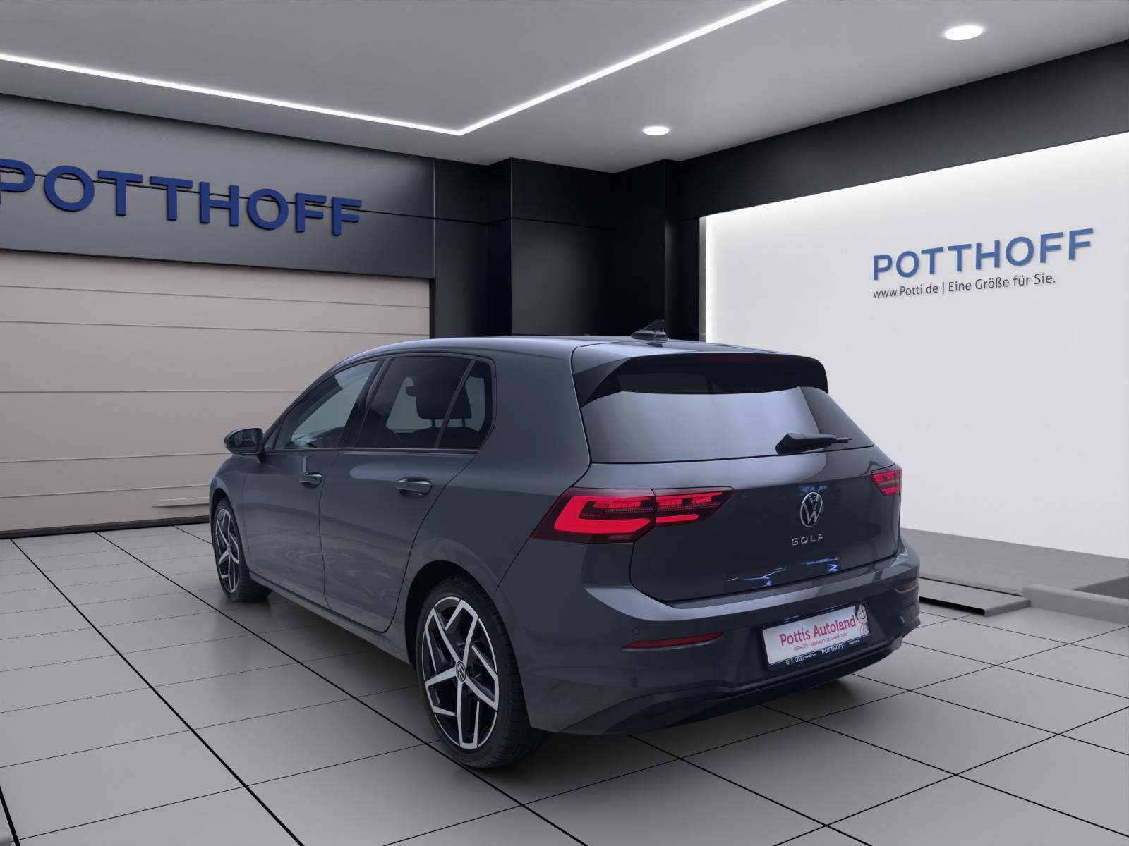 Volkswagen Golf 1.5 TSI LIFE IQ.LIGHT PANO DCC LM18