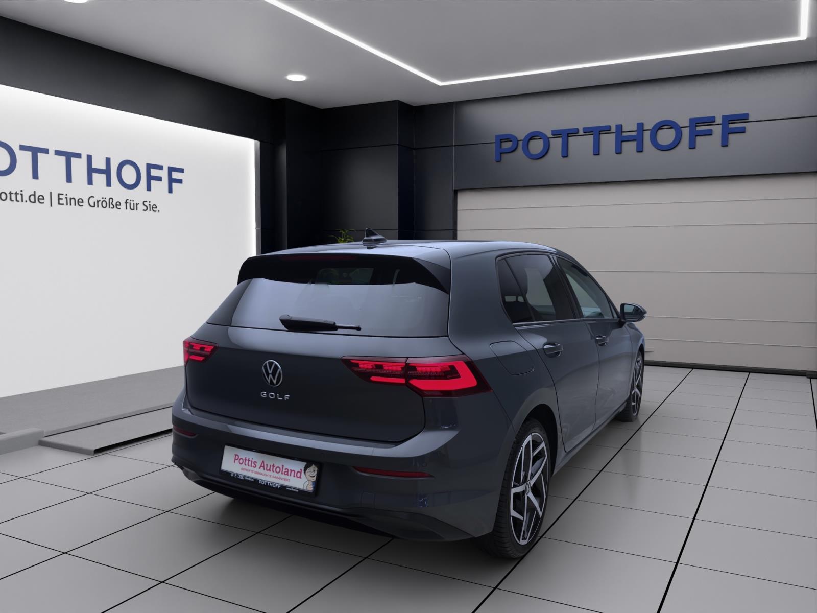 Volkswagen Golf 1.5 TSI LIFE IQ.LIGHT PANO DCC LM18
