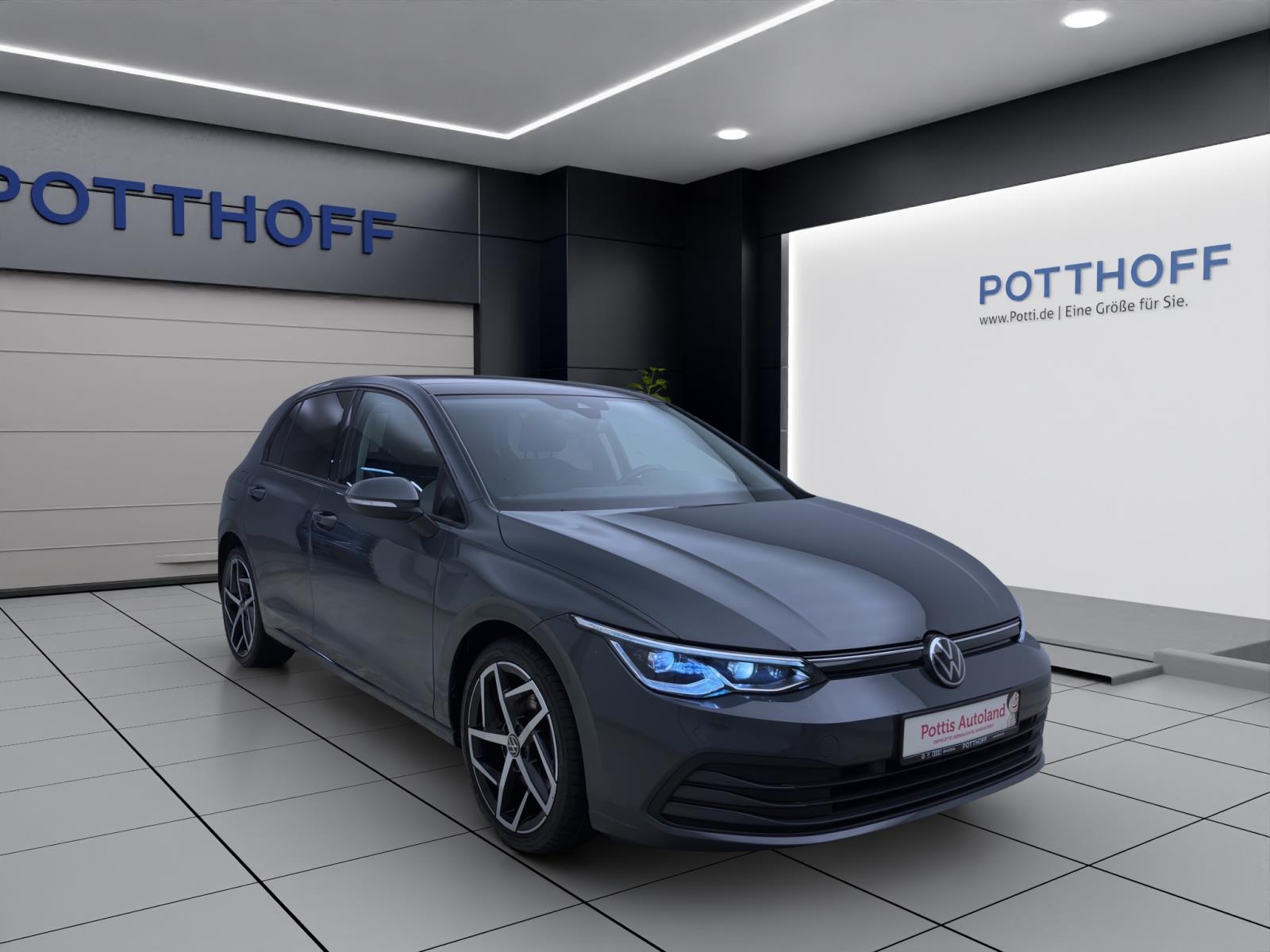 Volkswagen Golf 1.5 TSI LIFE IQ.LIGHT PANO DCC LM18