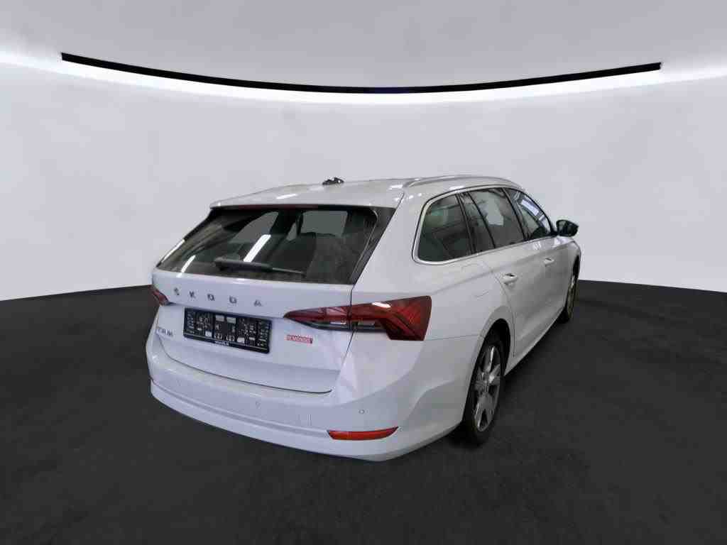 Skoda Octavia Combi 2.0 TDI DSG STYLE PANO AHK NAVI KLIMA