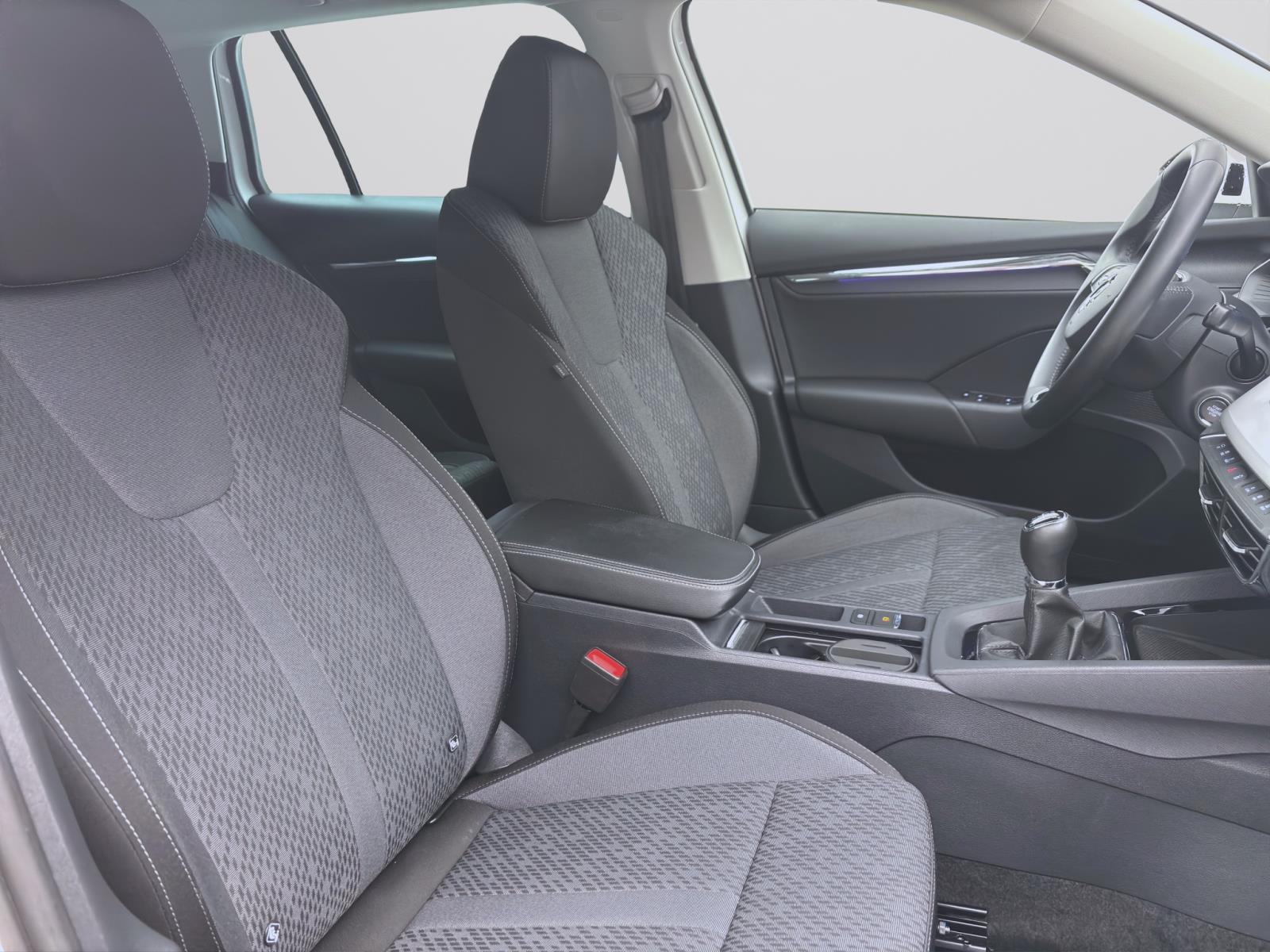 Skoda Octavia Combi 2.0 TDI STYLE LM17 AHK NAVI PDC
