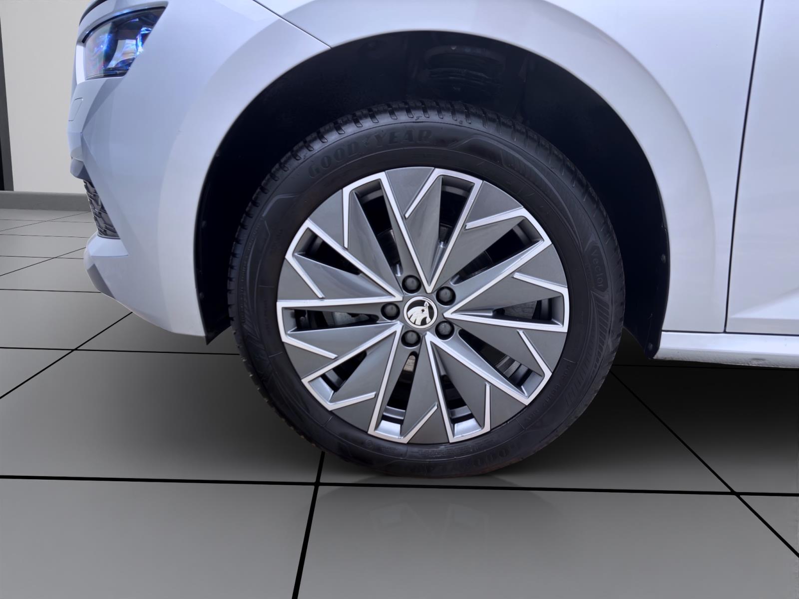 Skoda Kamiq 1.0 TSI TOUR NAVI LED KLIMA PDC DAB+
