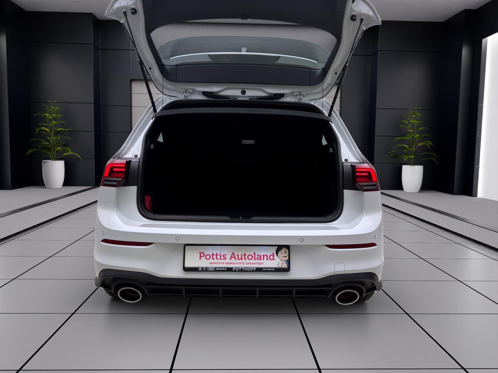 Volkswagen Golf GTI CLUBSPORT NAVI PDC SITZHZG LED