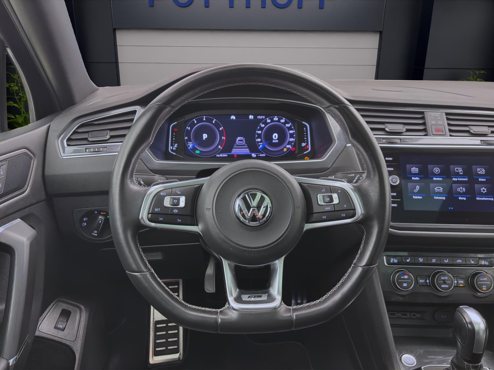 Volkswagen Tiguan Allspace 2.0 TSI DSG 4M R-LINE PANO AHK DCC