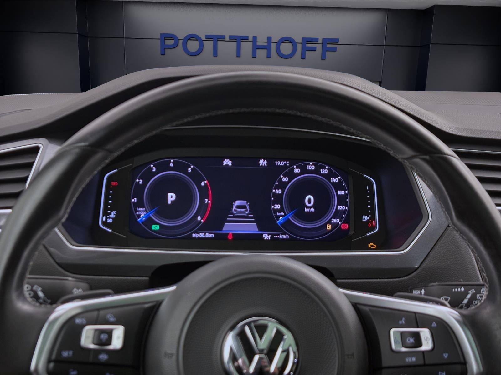 Volkswagen Tiguan Allspace 2.0 TSI DSG 4M R-LINE PANO AHK DCC