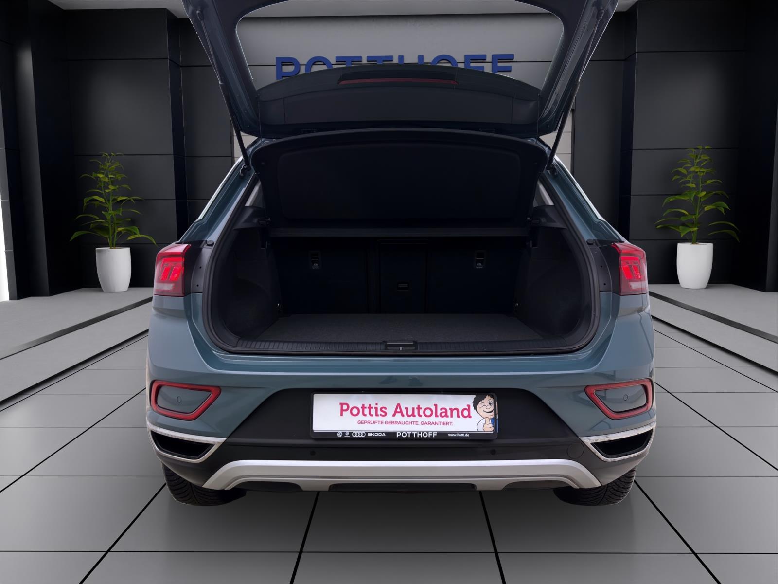 Bild 3: Volkswagen T-Roc 1.5 TSI DSG STYLE AHK NAVI D.COCKPIT SITZHZG