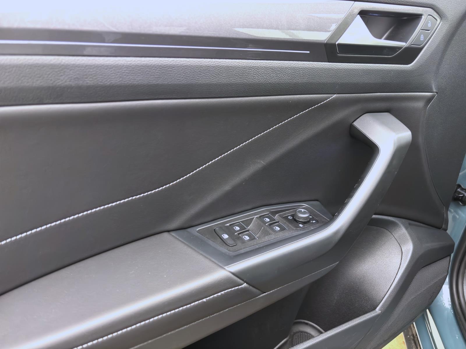 Bild 9: Volkswagen T-Roc 1.5 TSI DSG STYLE AHK NAVI D.COCKPIT SITZHZG