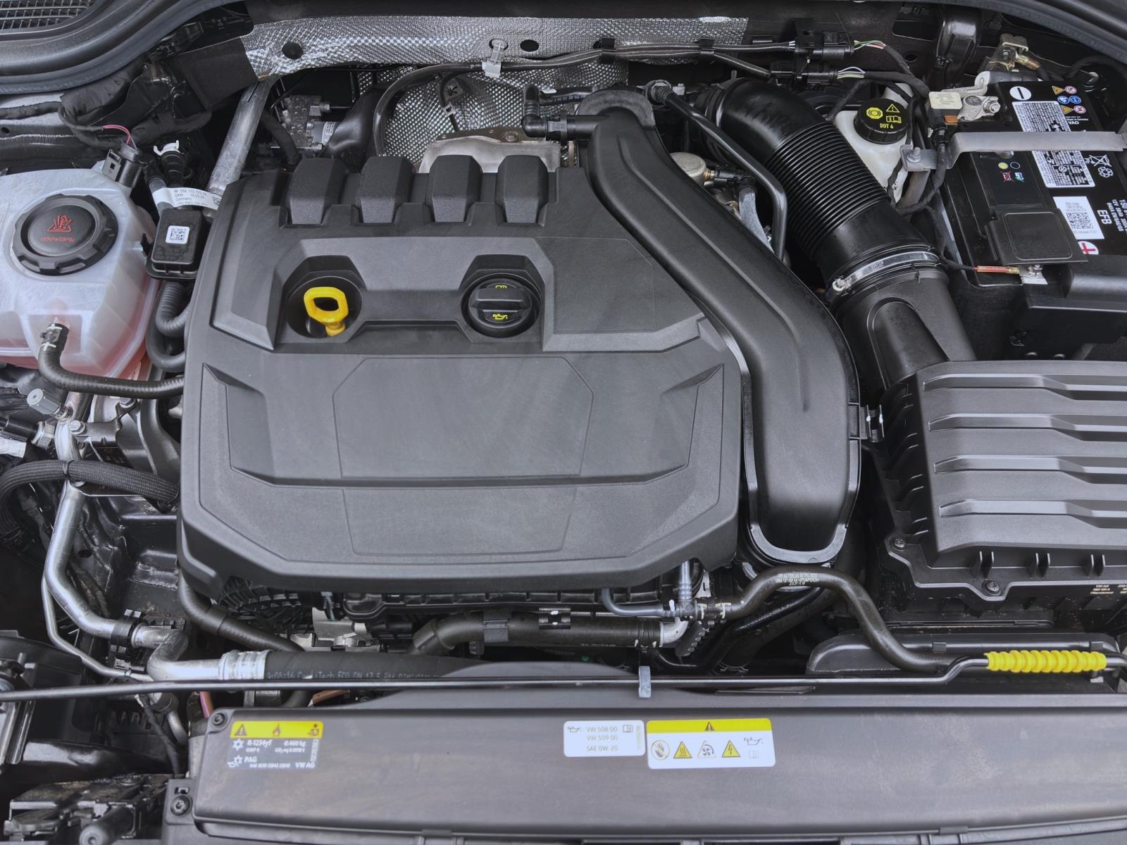 Volkswagen Golf Variant 1.5 eTSI DSG R-LINE NAVI ACC SITZHZG LED+