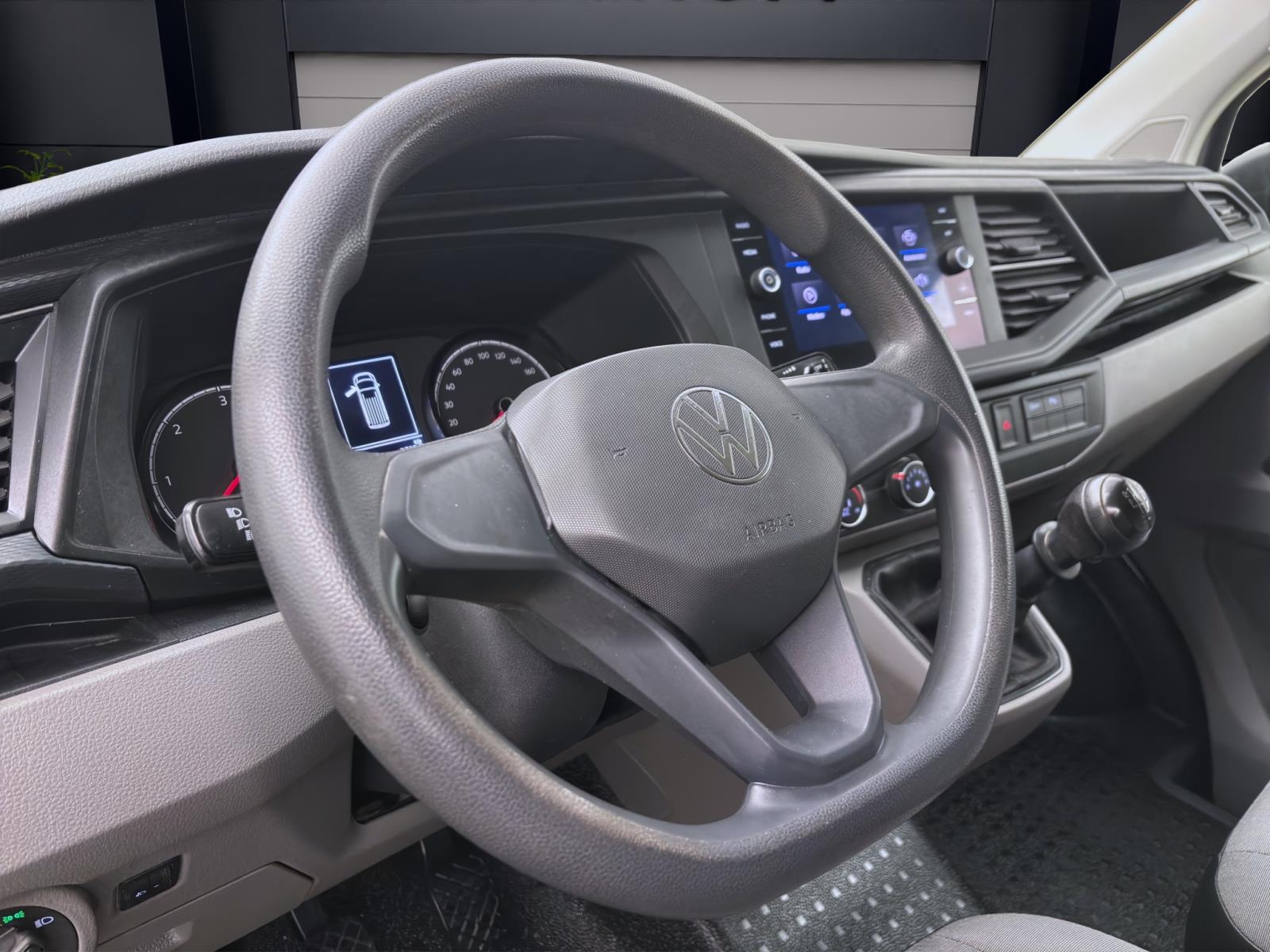 Volkswagen T6.1 Transporter Kasten 2.0 TDI FWD NAVI PDC AHK