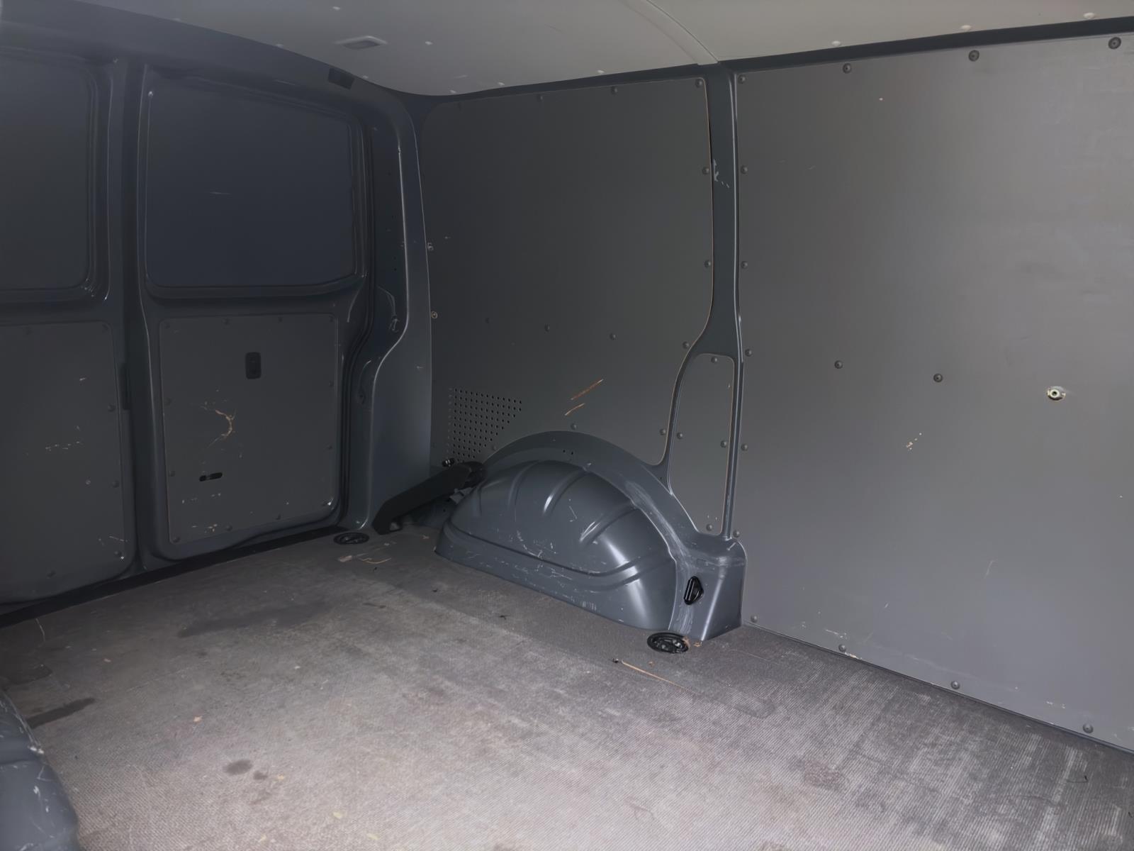 Volkswagen T6.1 Transporter Kasten 2.0 TDI FWD NAVI PDC AHK