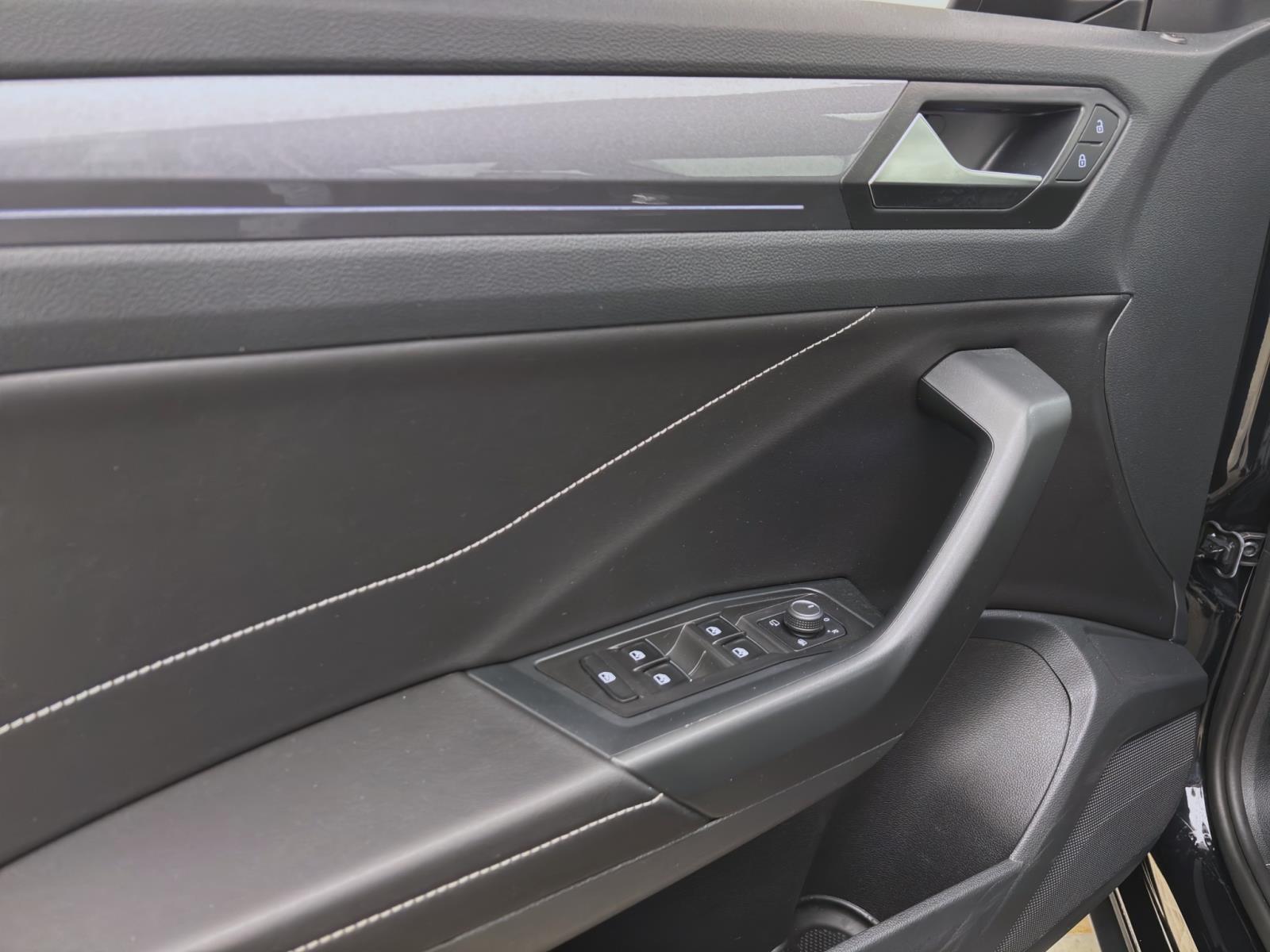 Volkswagen T-Roc 1.5 TSI DSG STYLE NAVI D.COCKPIT PDC SITZHZG