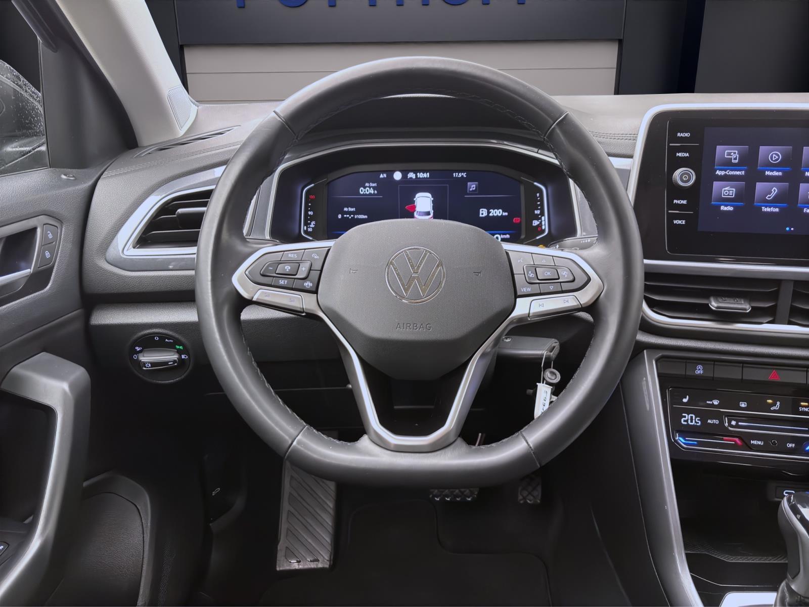 Volkswagen T-Roc 1.5 TSI DSG STYLE NAVI D.COCKPIT PDC SITZHZG