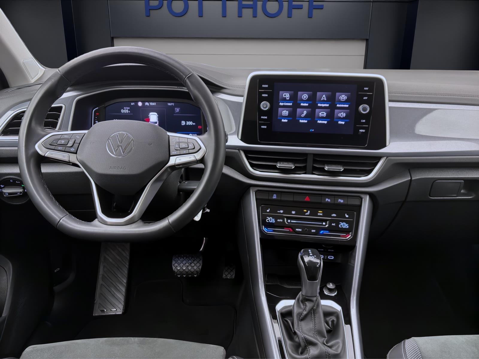 Volkswagen T-Roc 1.5 TSI DSG STYLE NAVI D.COCKPIT PDC SITZHZG