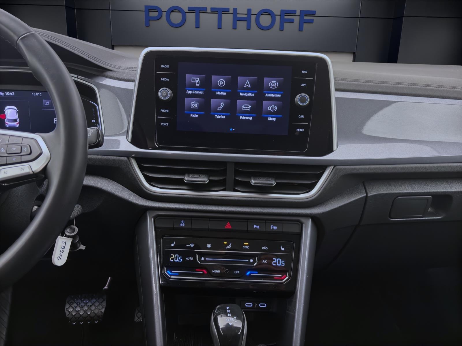 Volkswagen T-Roc 1.5 TSI DSG STYLE NAVI D.COCKPIT PDC SITZHZG