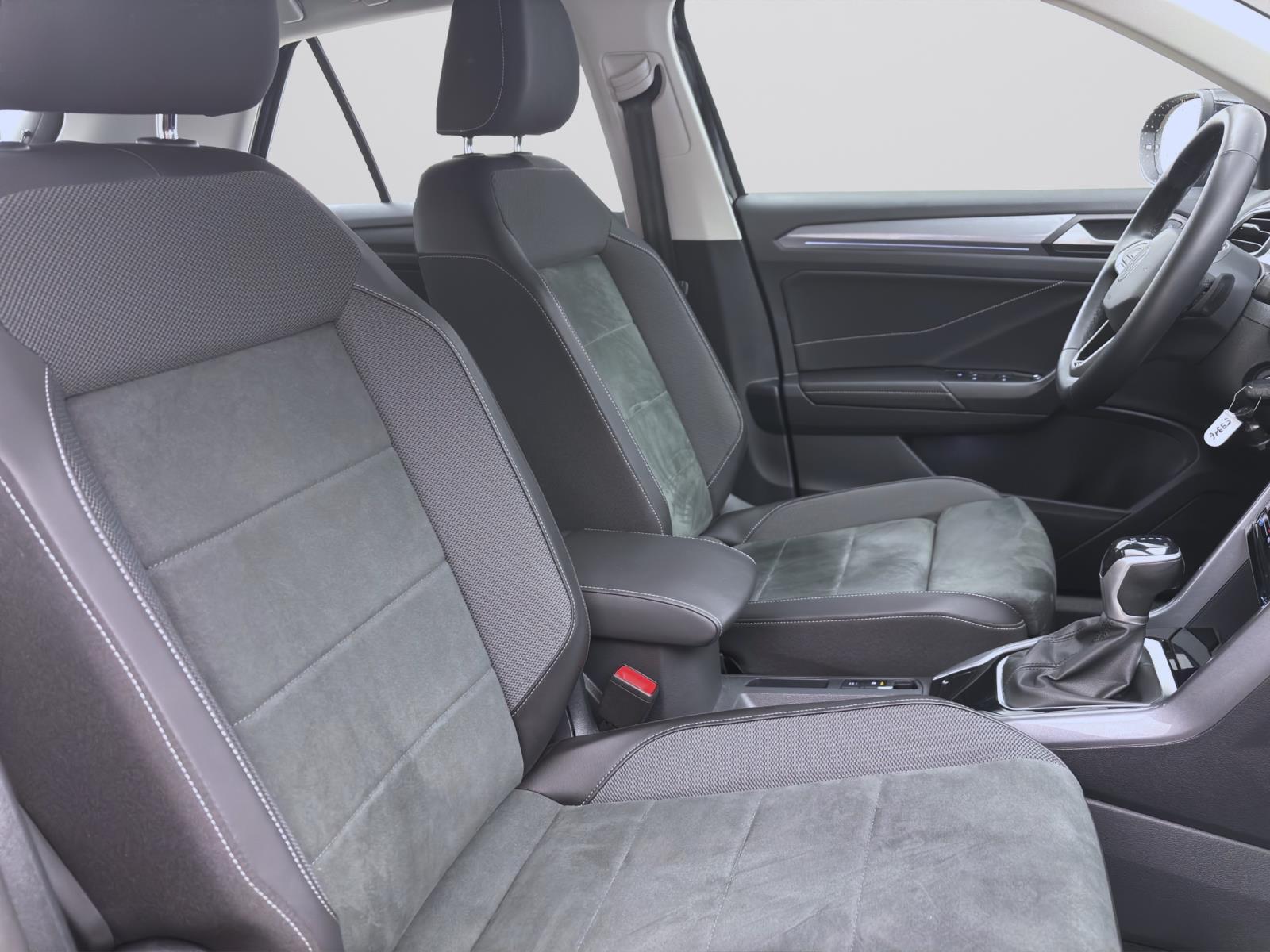 Volkswagen T-Roc 1.5 TSI DSG STYLE NAVI D.COCKPIT PDC SITZHZG