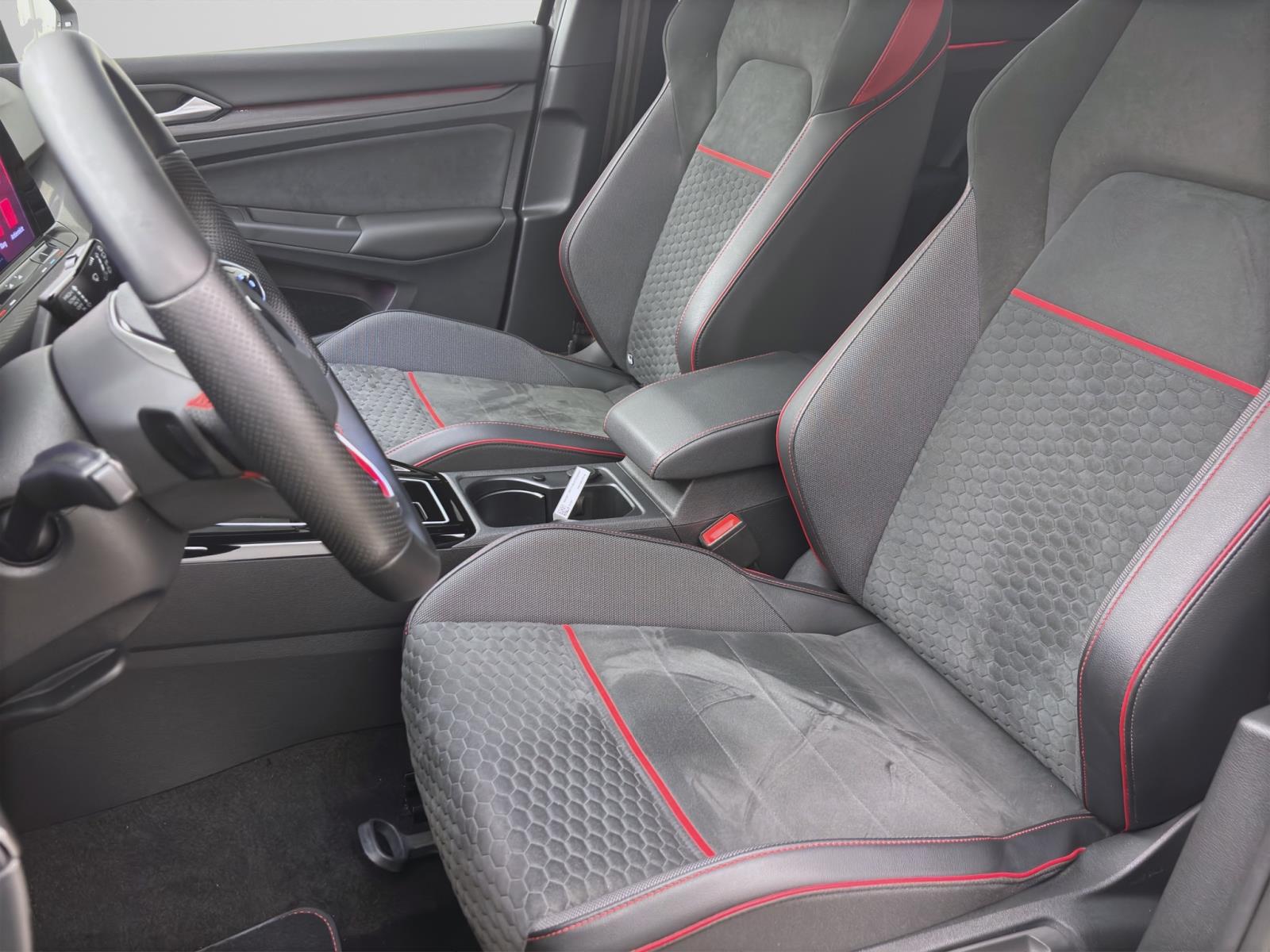 Volkswagen Golf GTI CLUBSPORT PANO IQ.LIGHT KAMERA NAVI
