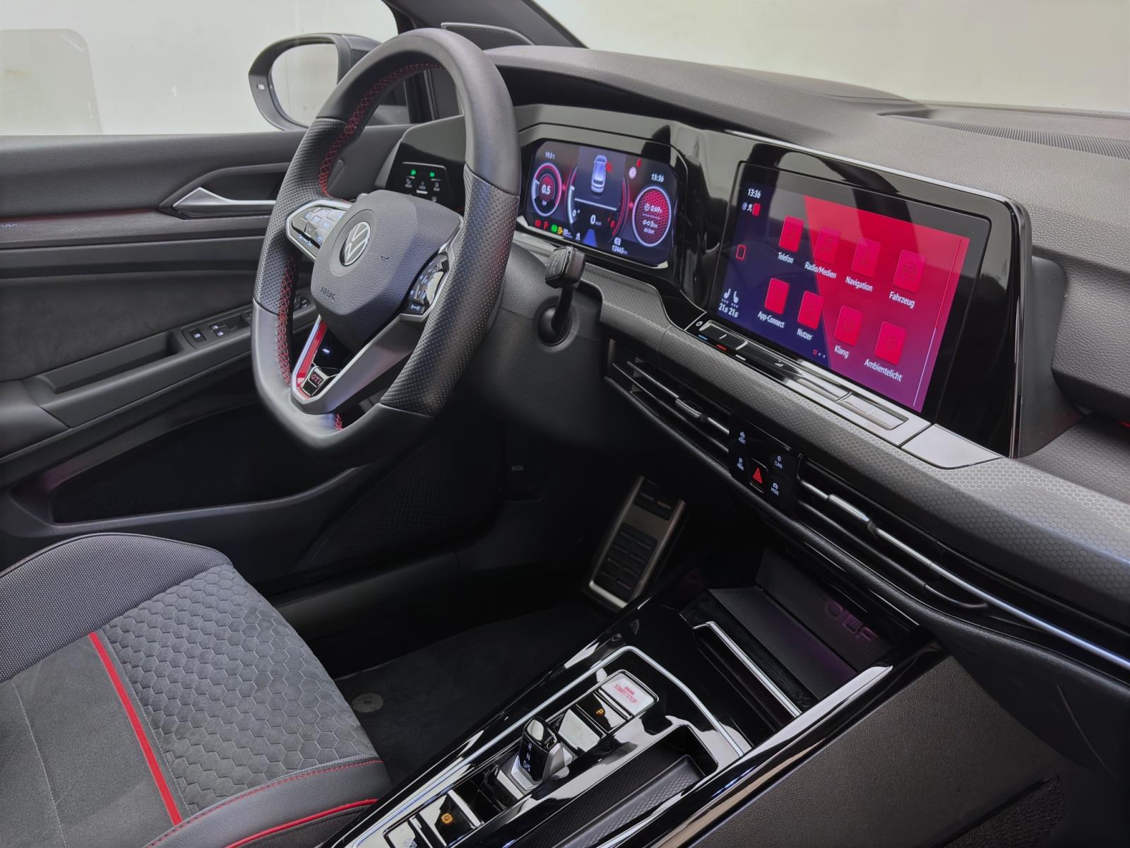 Volkswagen Golf GTI CLUBSPORT PANO IQ.LIGHT KAMERA NAVI