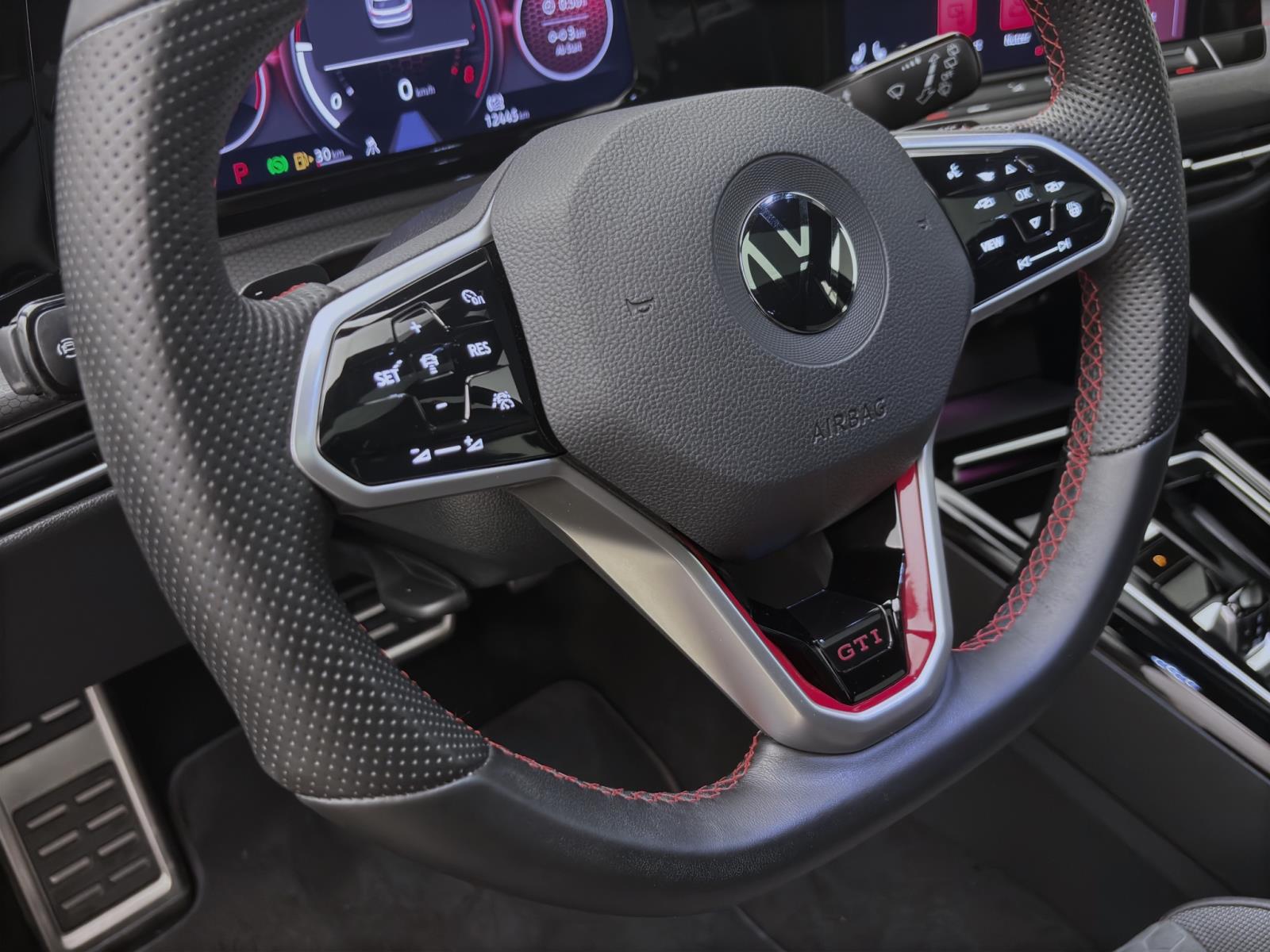 Volkswagen Golf GTI CLUBSPORT PANO IQ.LIGHT KAMERA NAVI