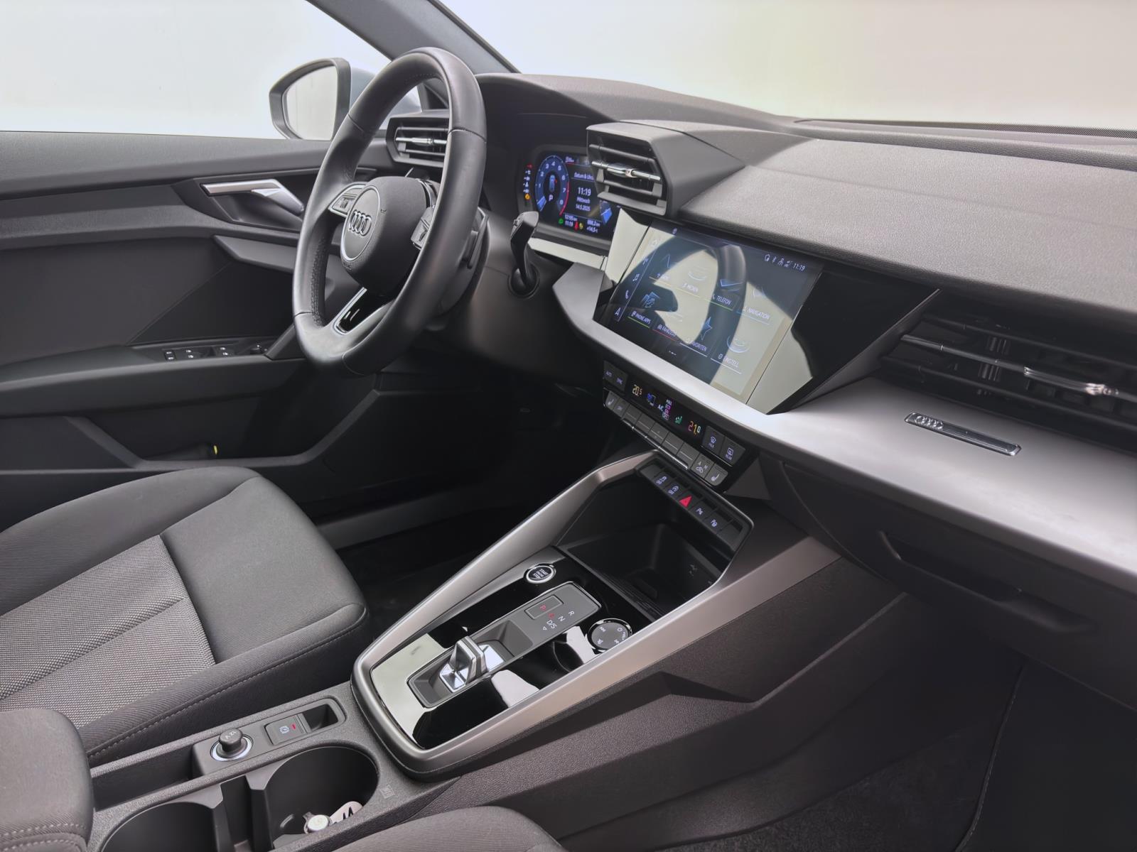 Audi A3 Sportback 35 TFSI ADVANCED SOUND KLIMA AHK LM17
