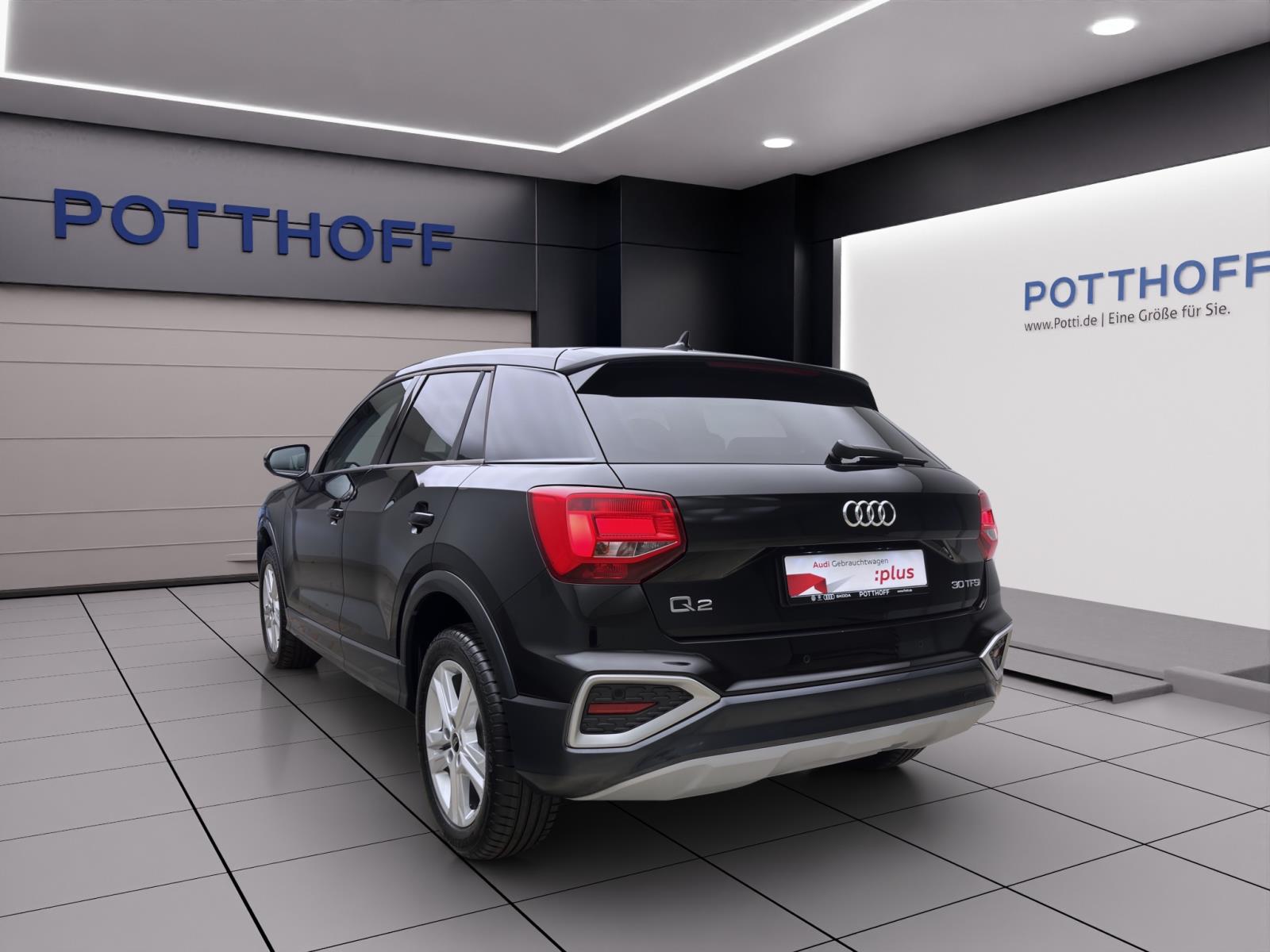 Audi Q2 30 TFSI ADVANCED PDC LED AHK LM17