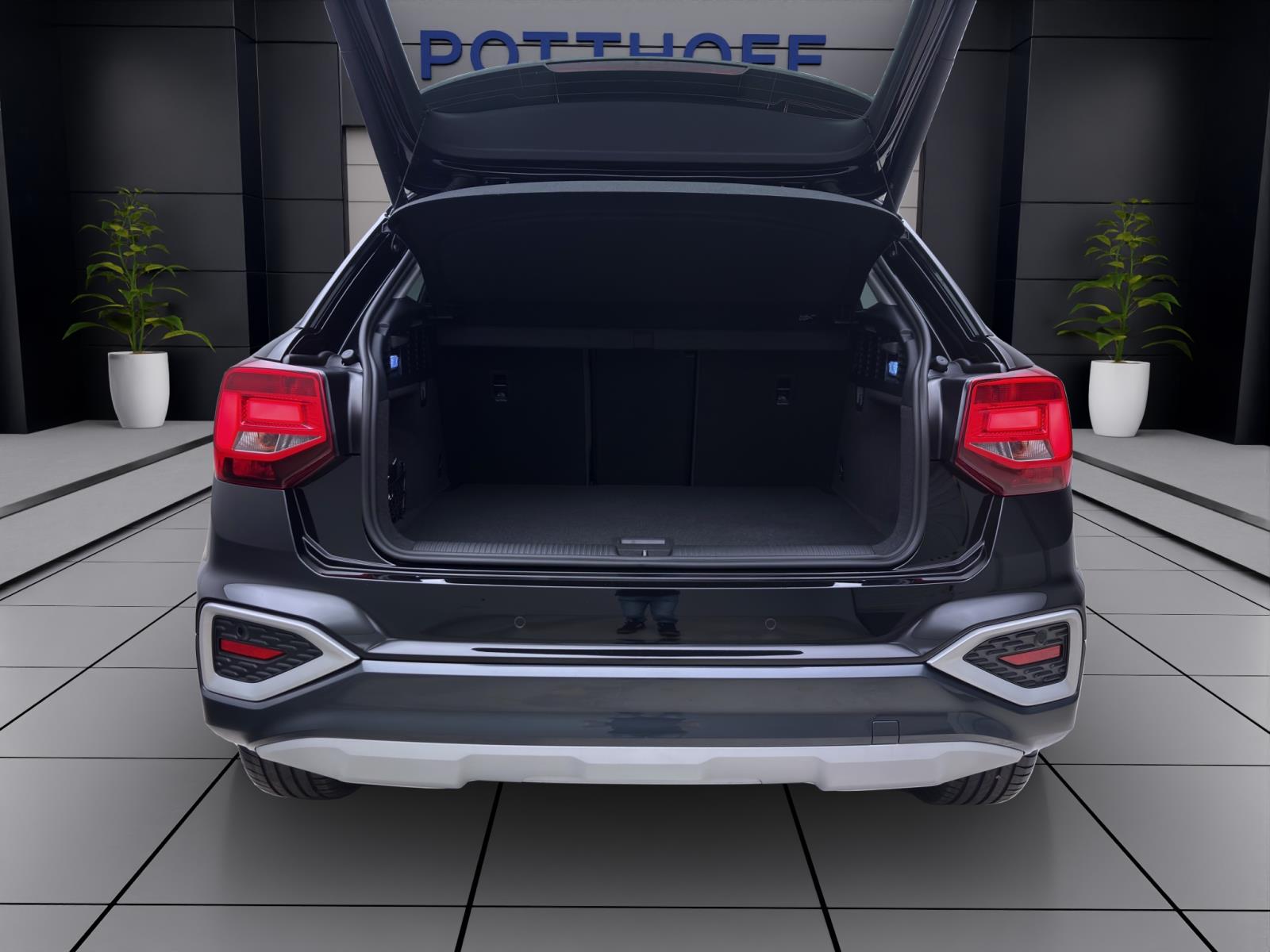 Audi Q2 30 TFSI ADVANCED PDC LED AHK LM17