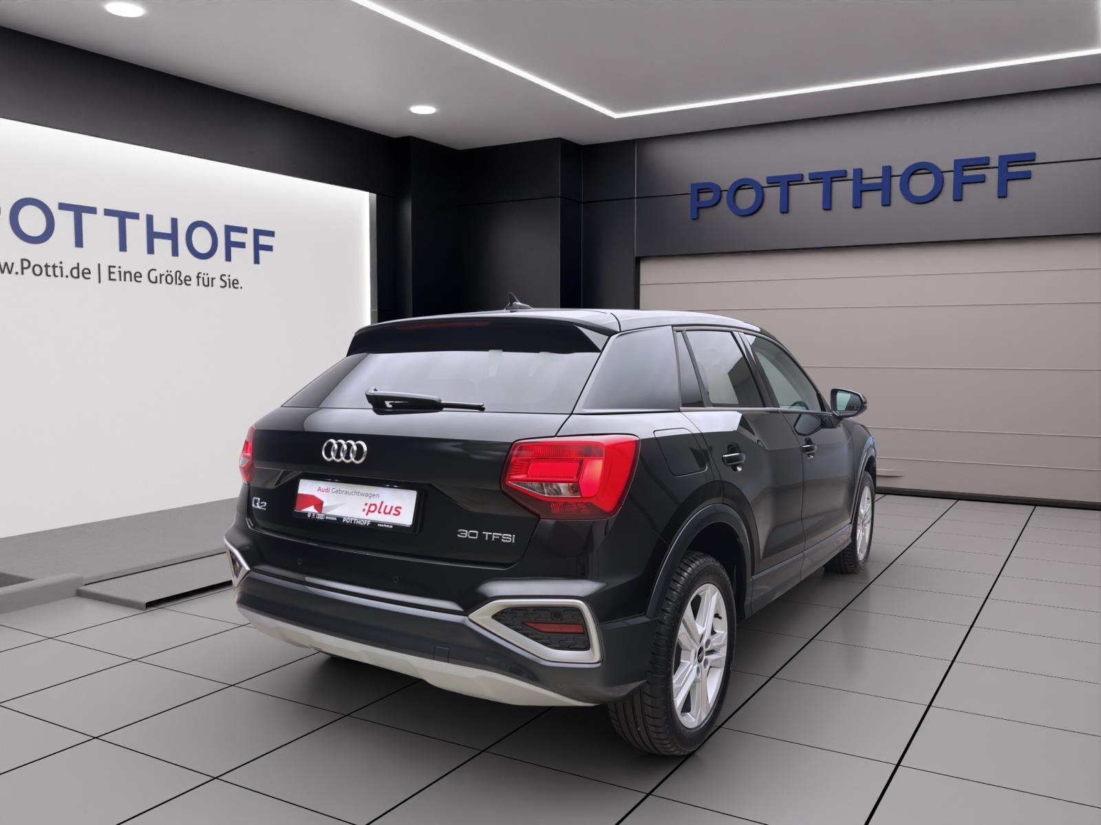Audi Q2 30 TFSI ADVANCED PDC LED AHK LM17