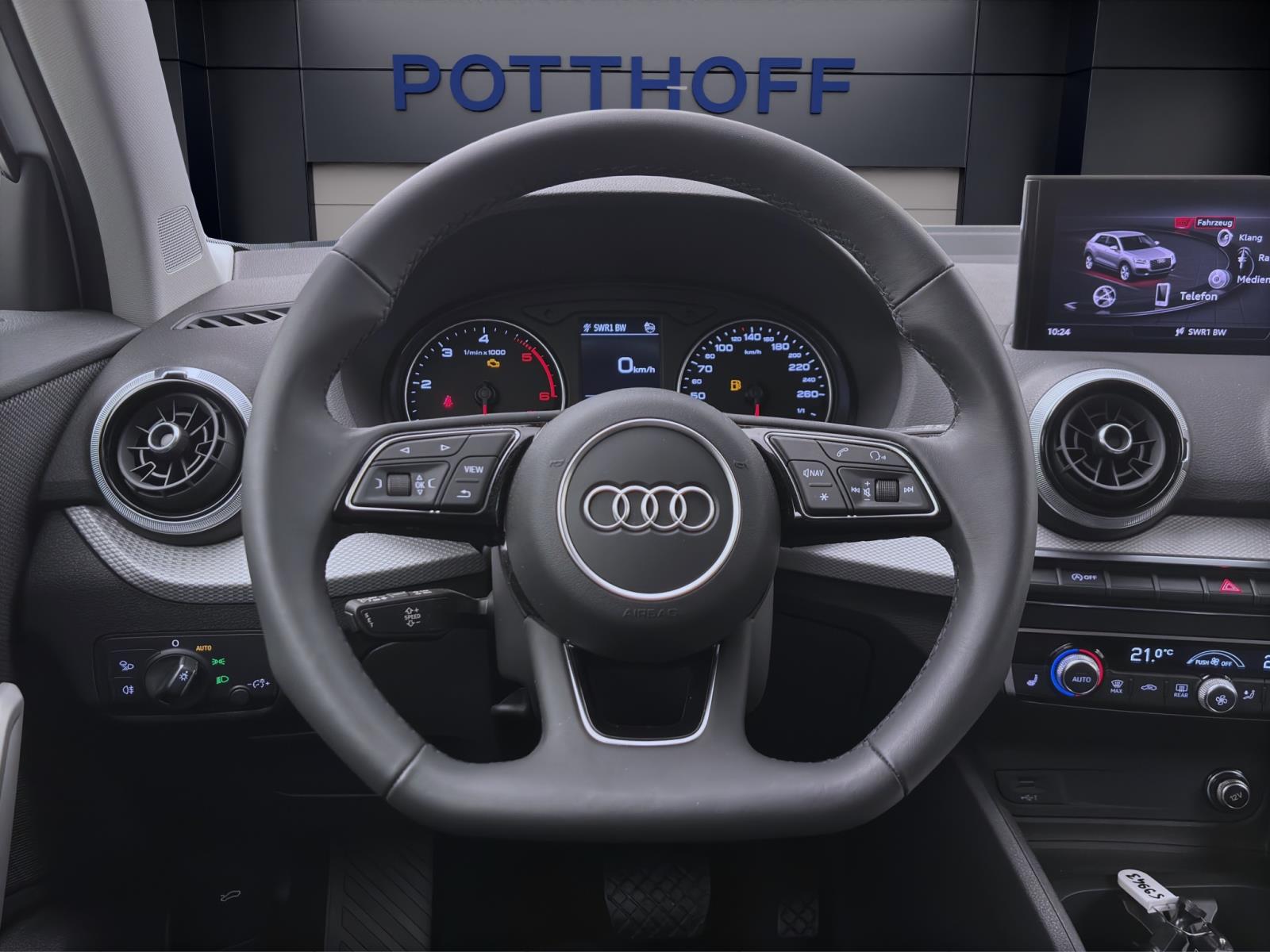 Audi Q2 30 TDI ADVANCED PDC MATRIX LM18 AHK