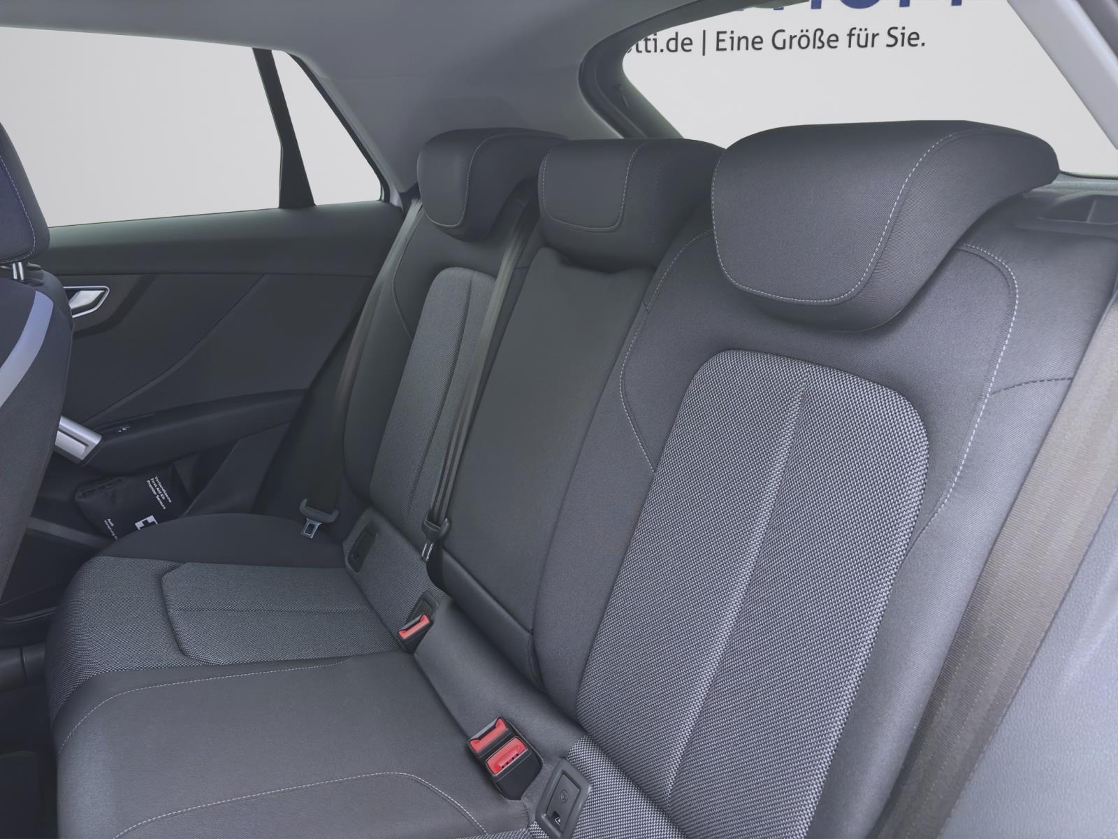 Audi Q2 30 TDI ADVANCED PDC MATRIX LM18 AHK