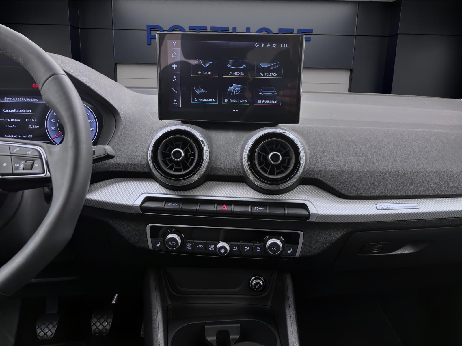 Audi Q2 30 TFSI S LINE PDC VIRTUAL AHK LM17 LED