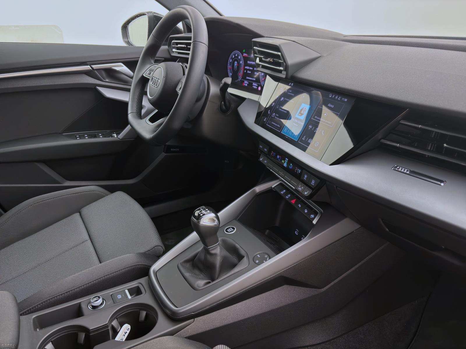 Audi A3 Sportback 30 TFSI BUSINESS NAVI SONOS HuD LM17